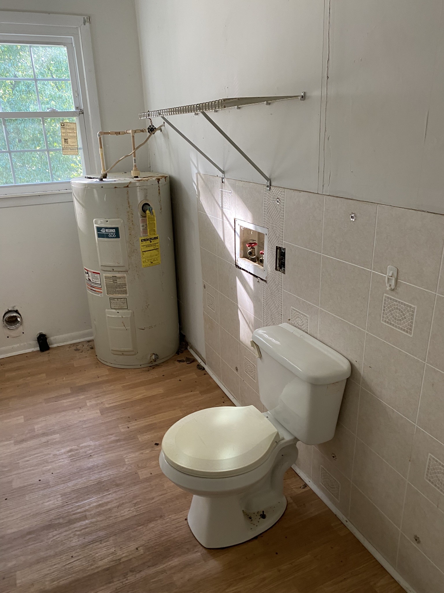 972 Fall River Rd Property Photo 18