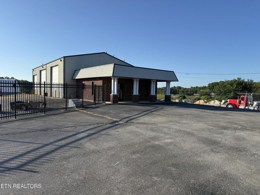 2897 S York Hwy Property Photo 1