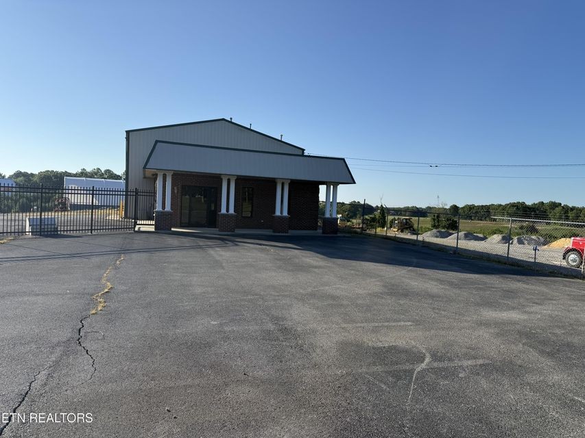 2897 S York Hwy Property Photo 2
