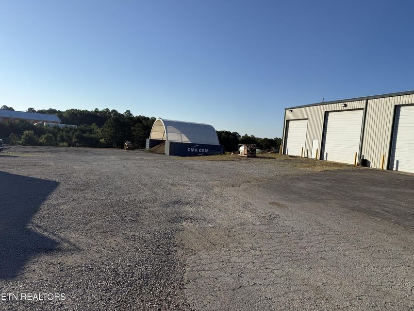 2897 S York Hwy Property Photo 4