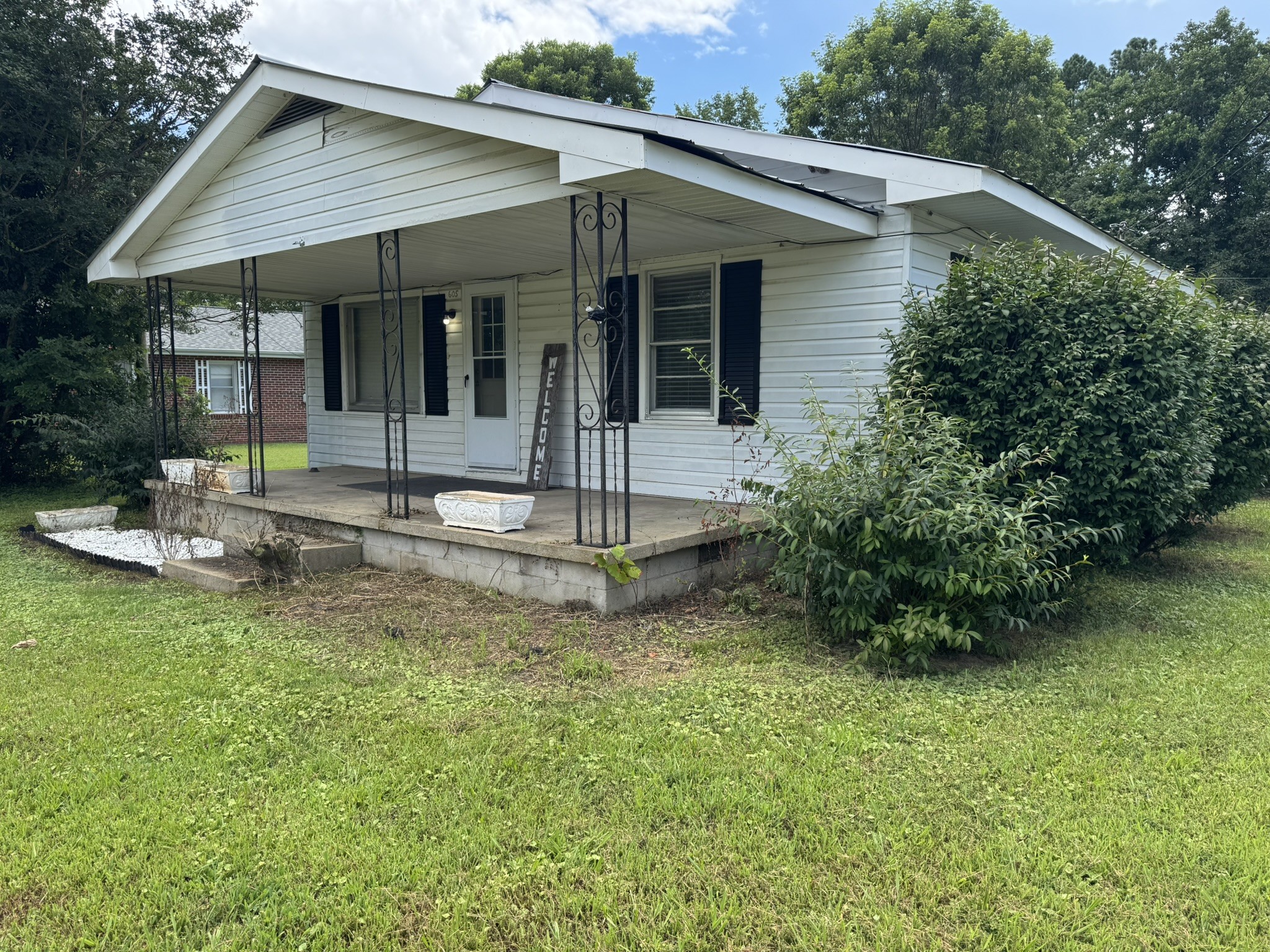 605 Tullahoma Hwy Property Photo 1