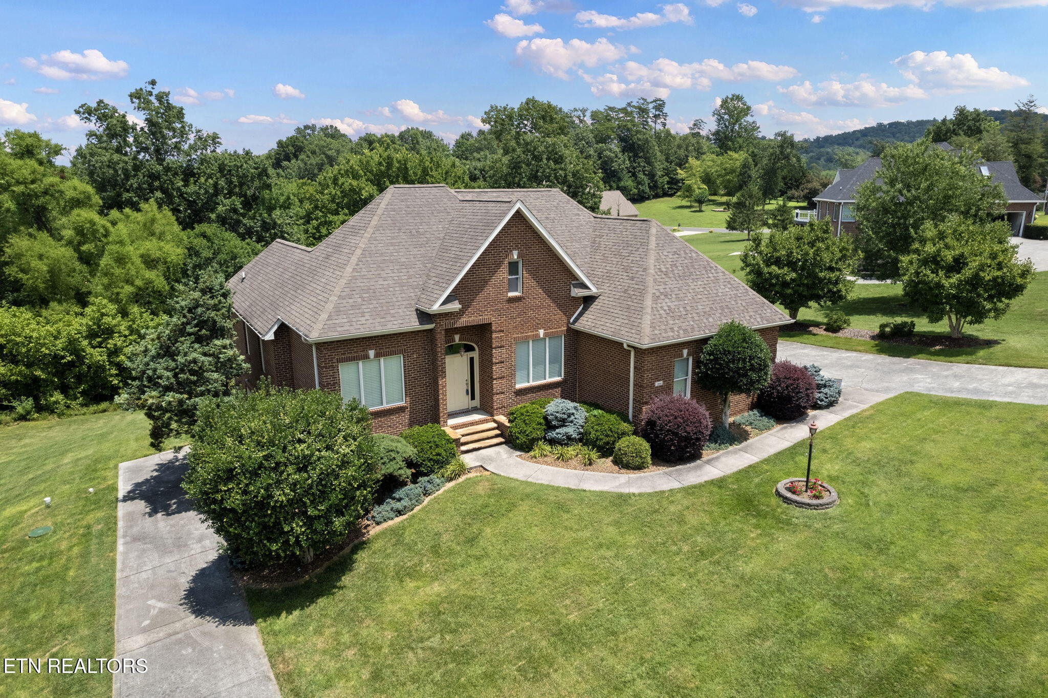 208 High Pointe Village Way Property Photo 1