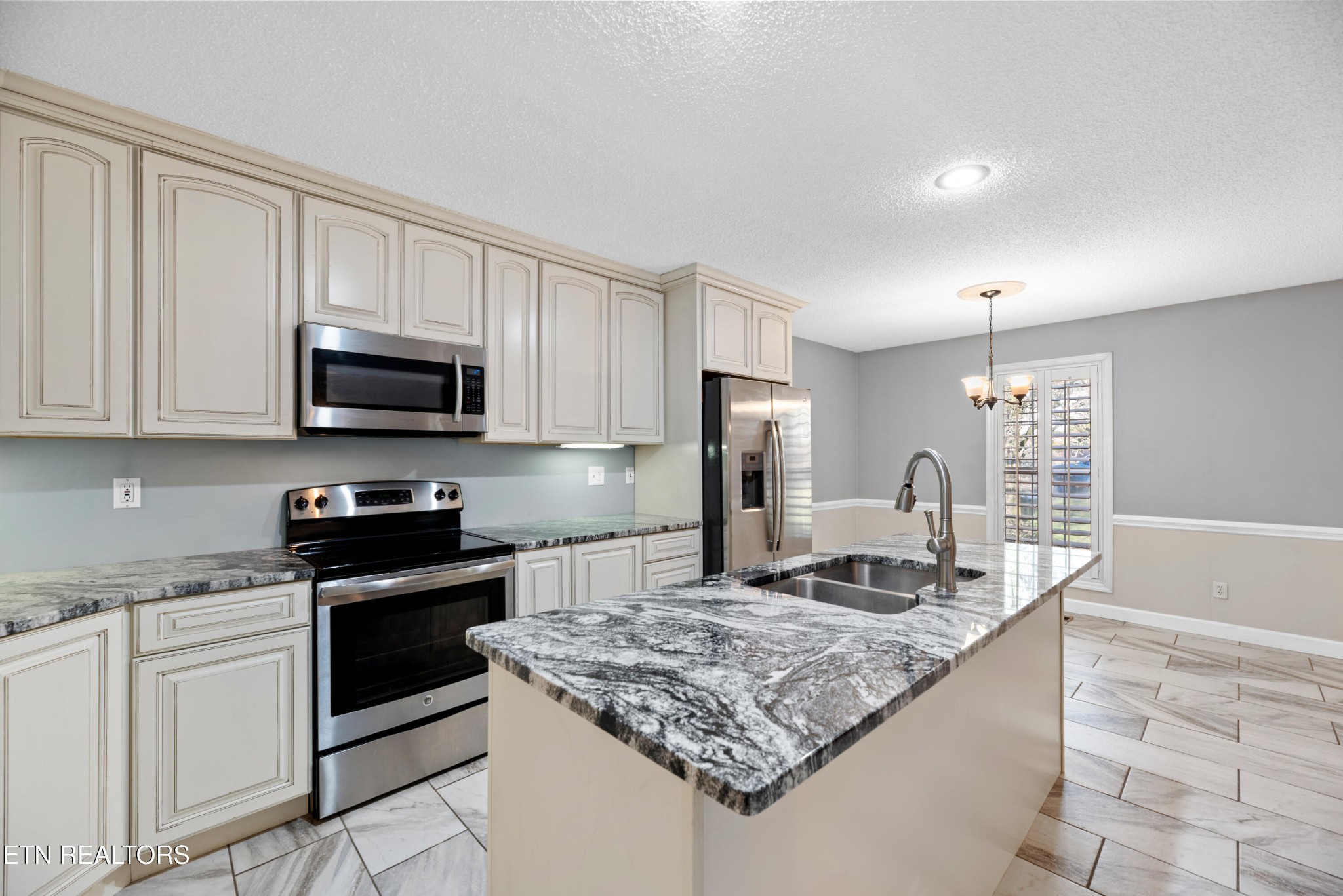 1244 River Oaks Drive Property Photo 7