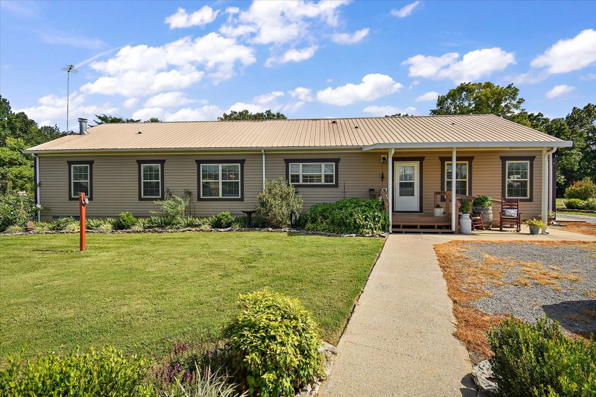 7941 Manus Rd Property Photo 1