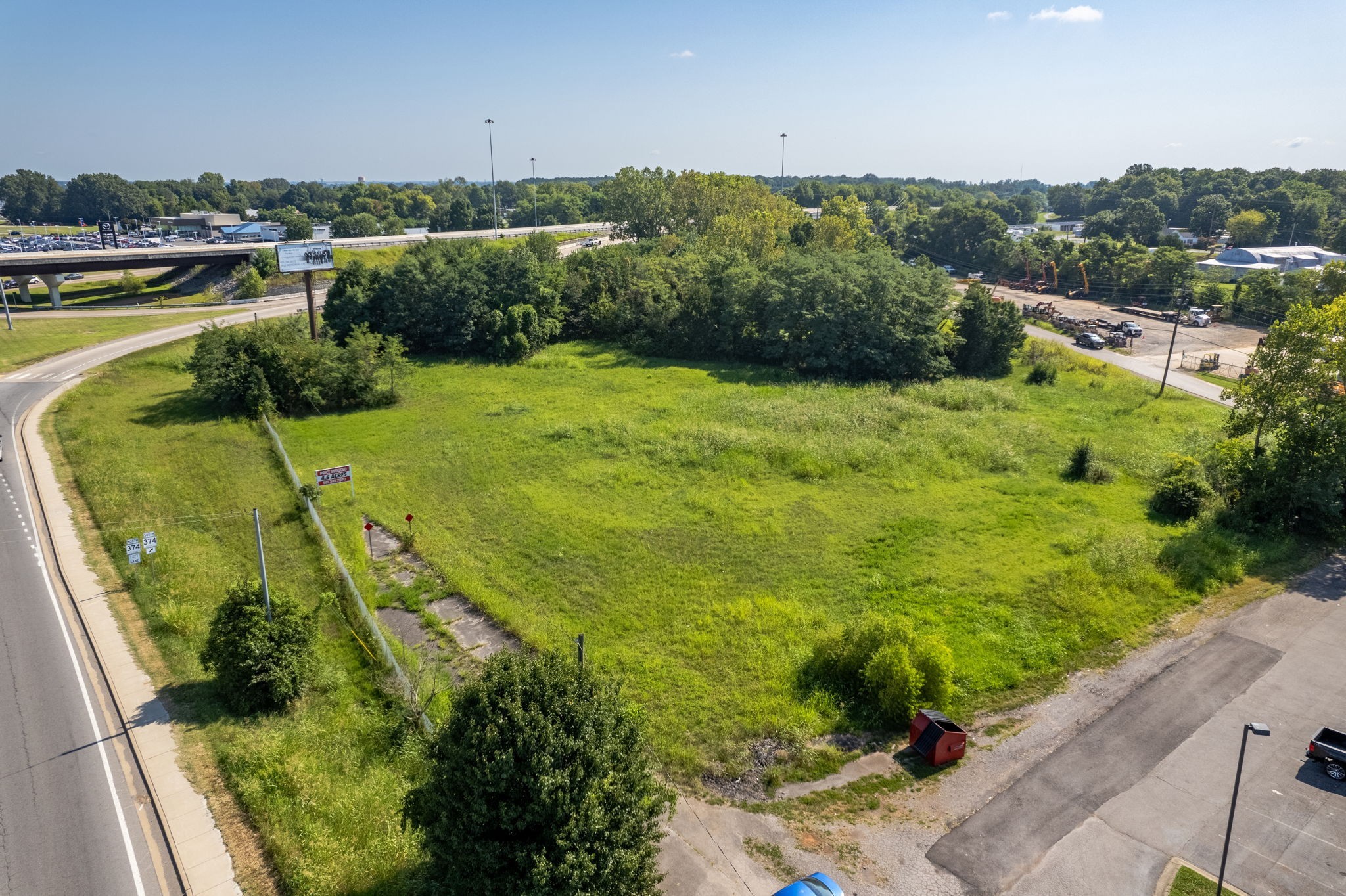 2285 Wilma Rudolph Blvd Property Photo 3