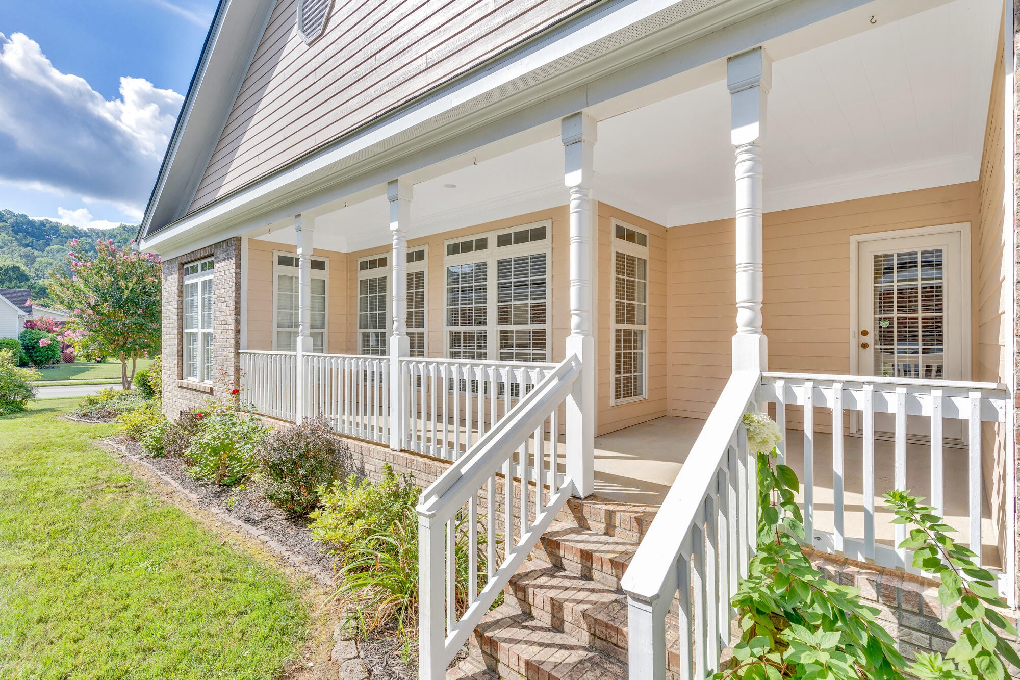 241 Horse Creek Drive Property Photo 4