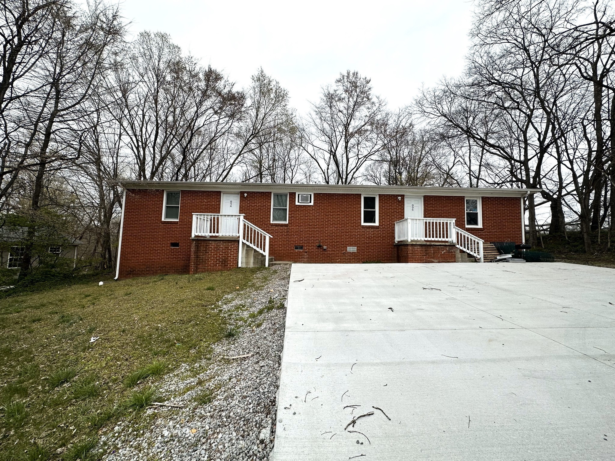 896 Locust Dr Property Photo 1