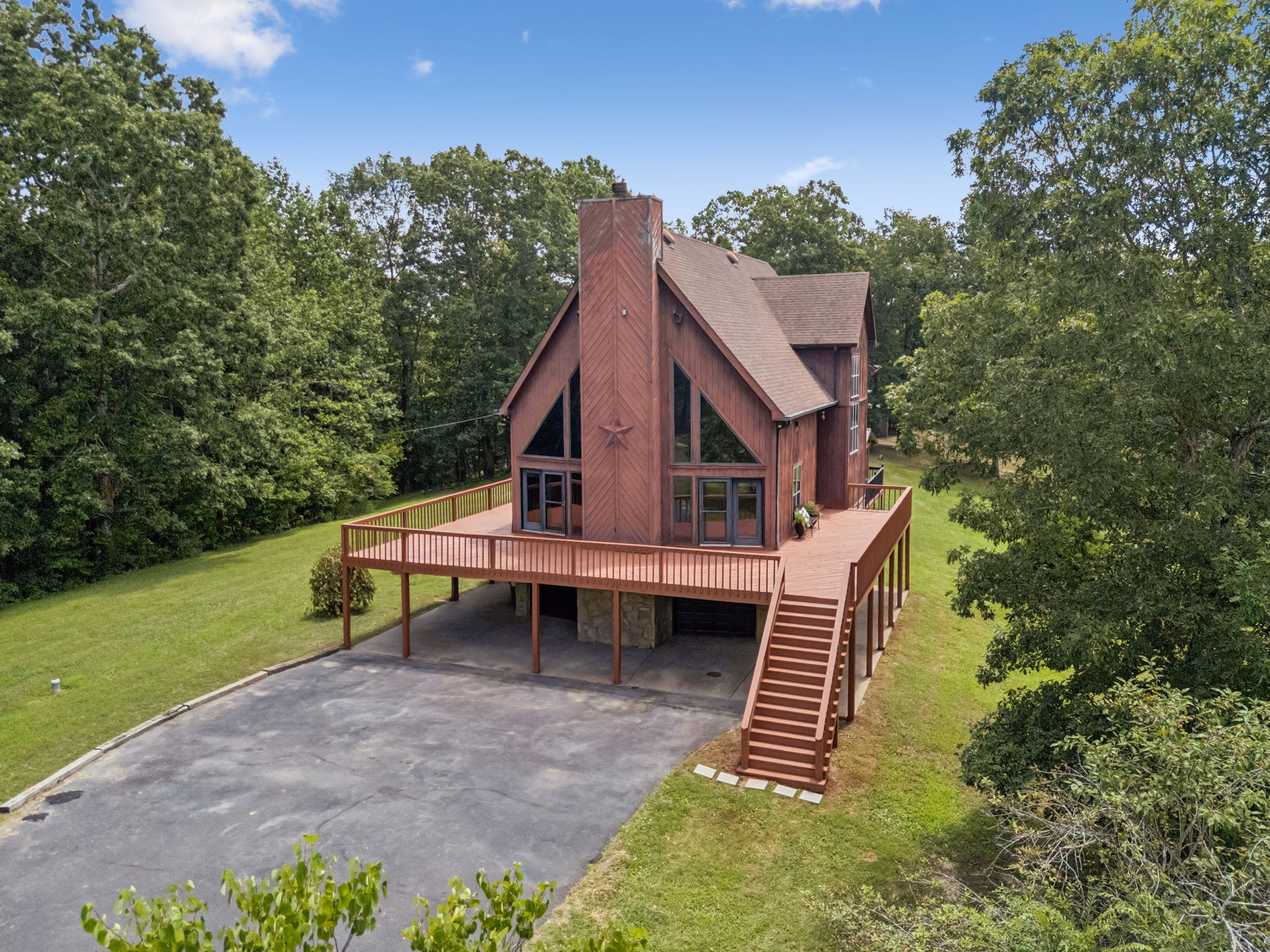121 High Forest Dr Property Photo 1