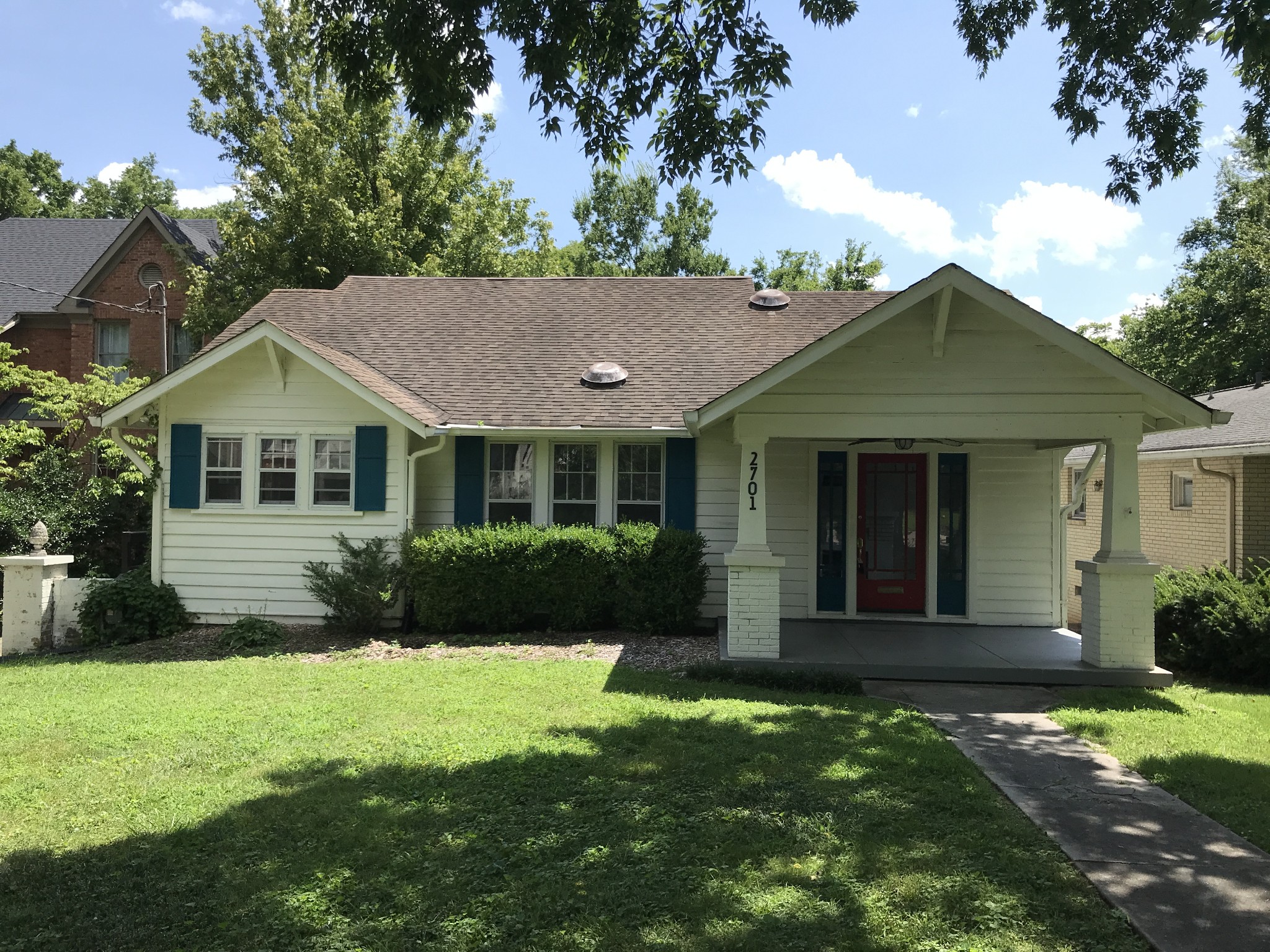 2701 W Linden Ave Property Photo 1