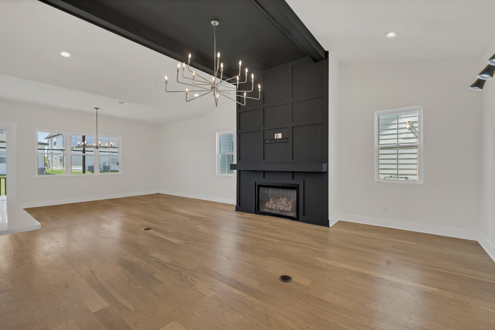 5735 Willoughby Way Property Photo 11