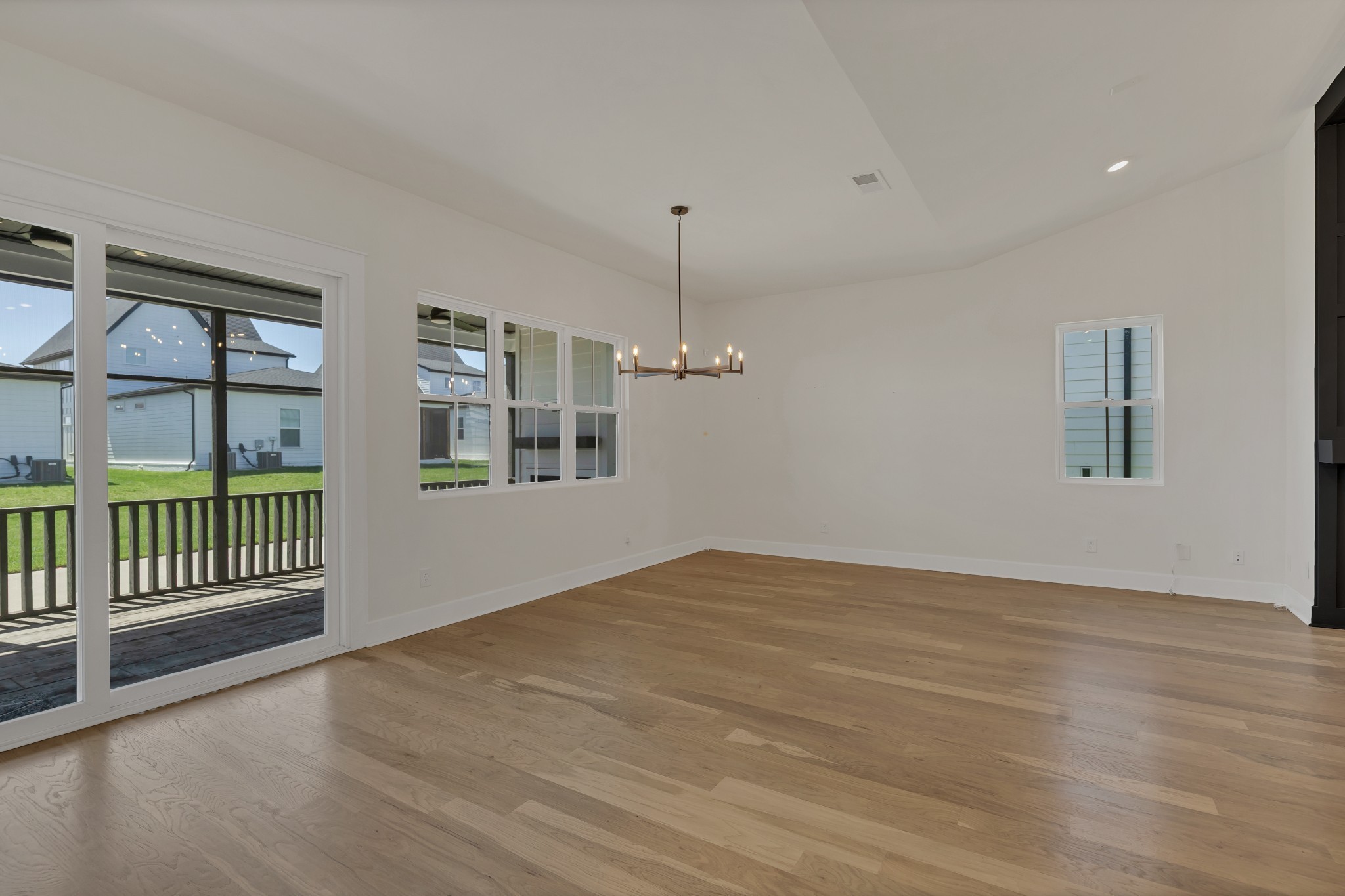 5735 Willoughby Way Property Photo 18