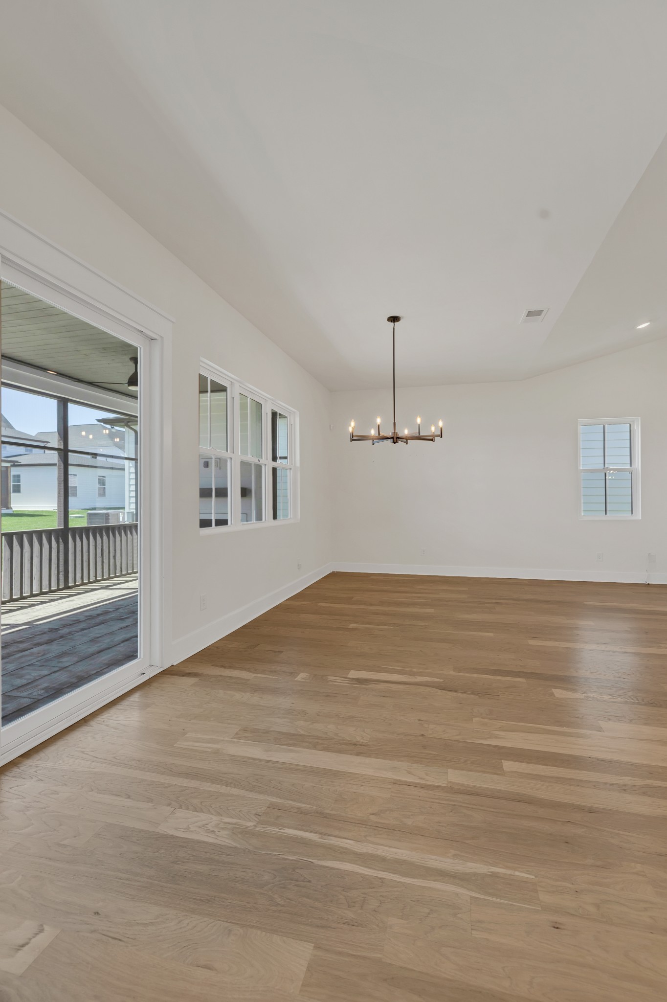 5735 Willoughby Way Property Photo 19