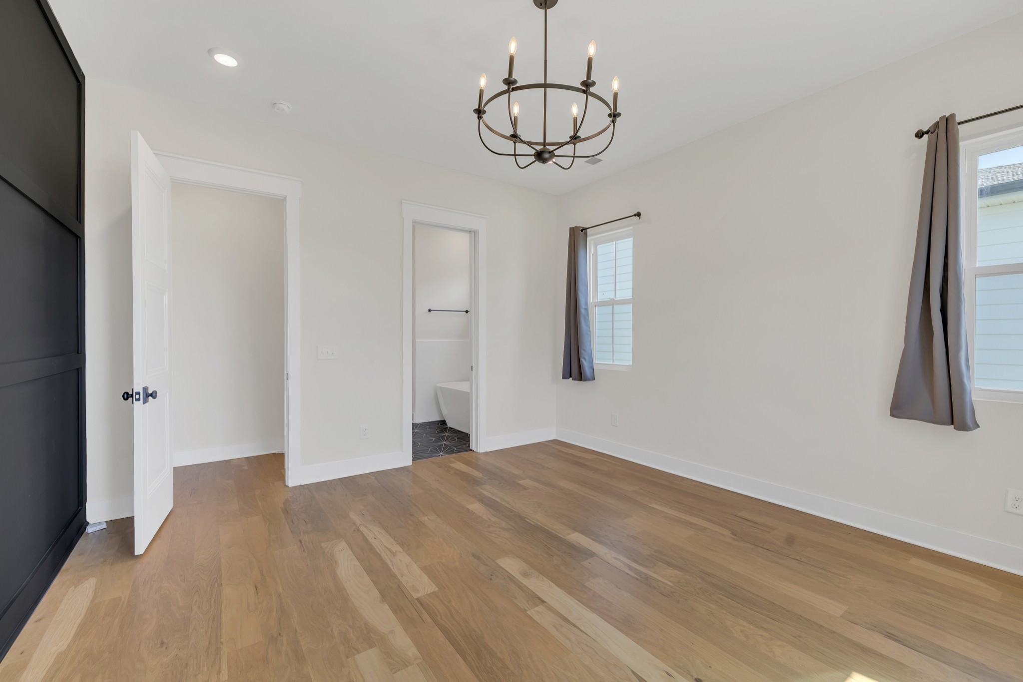 5735 Willoughby Way Property Photo 25