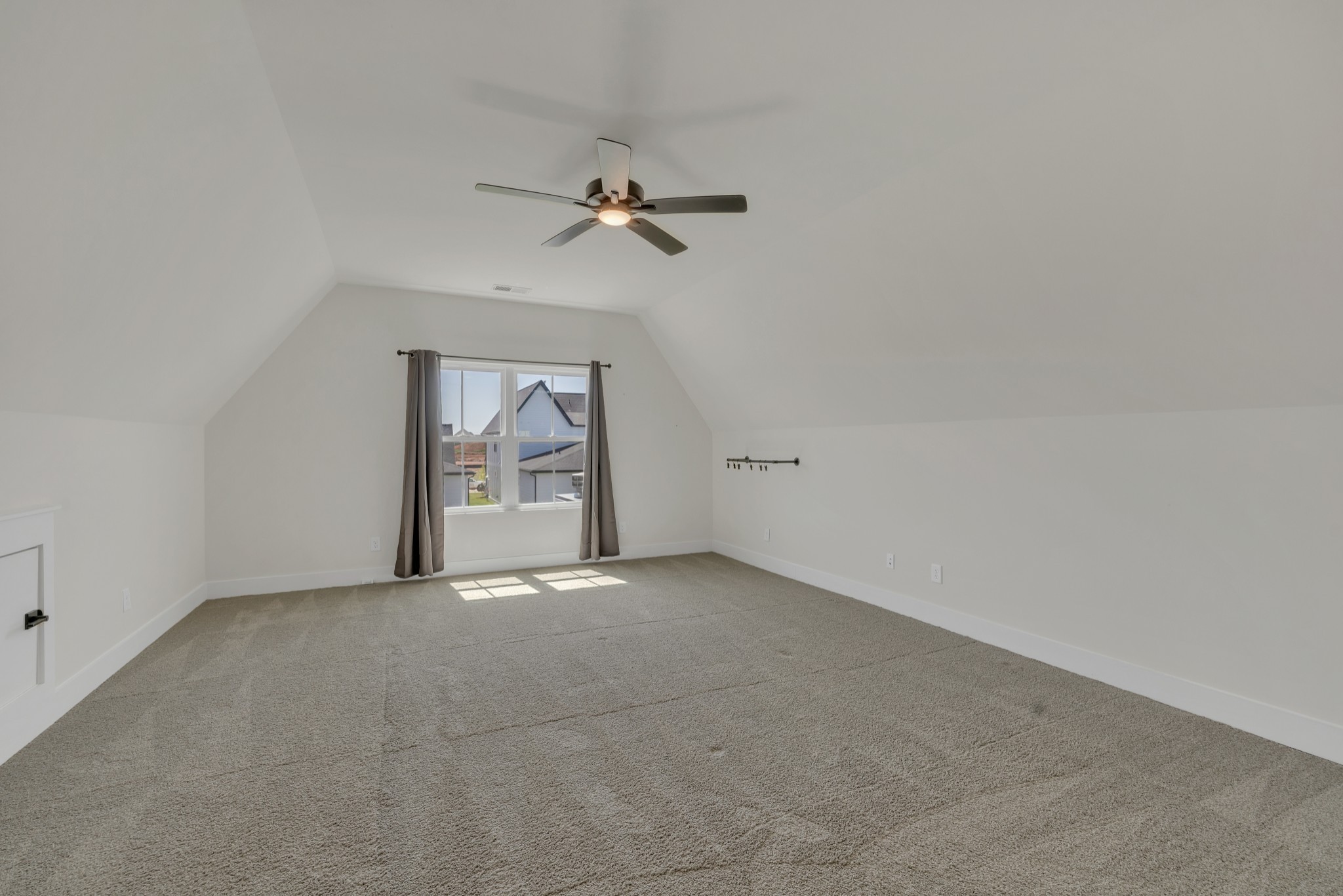 5735 Willoughby Way Property Photo 36