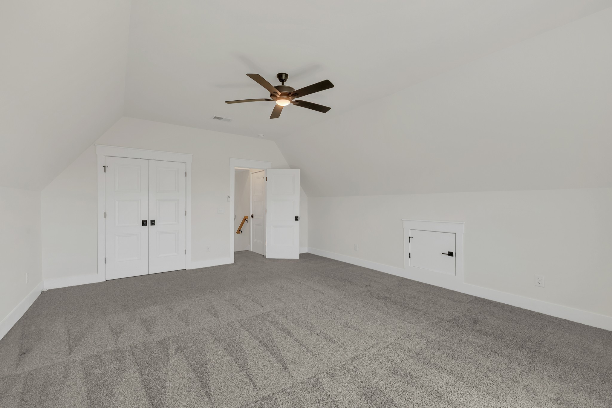 5735 Willoughby Way Property Photo 37