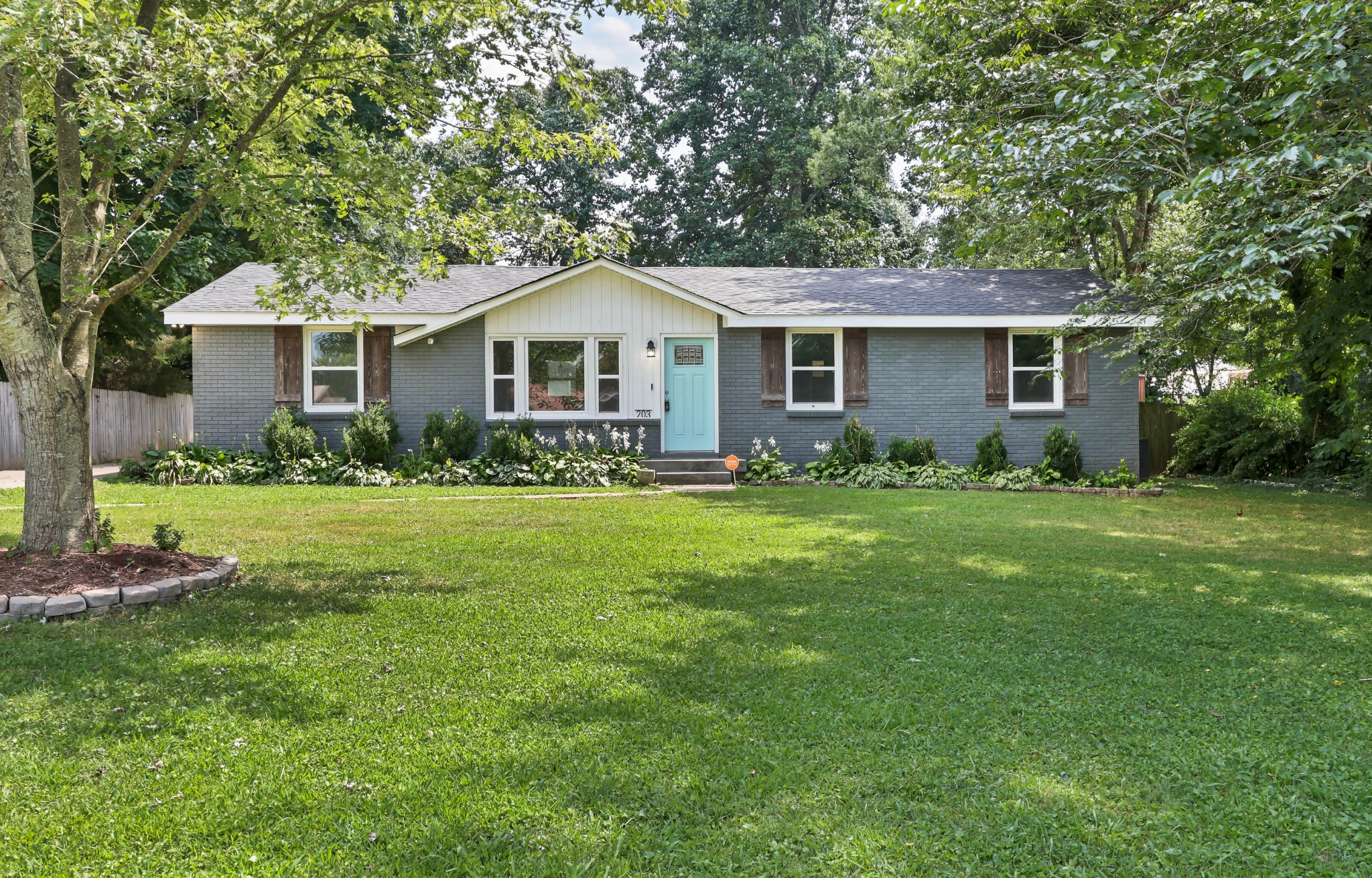 203 Dale Ter Property Photo 1