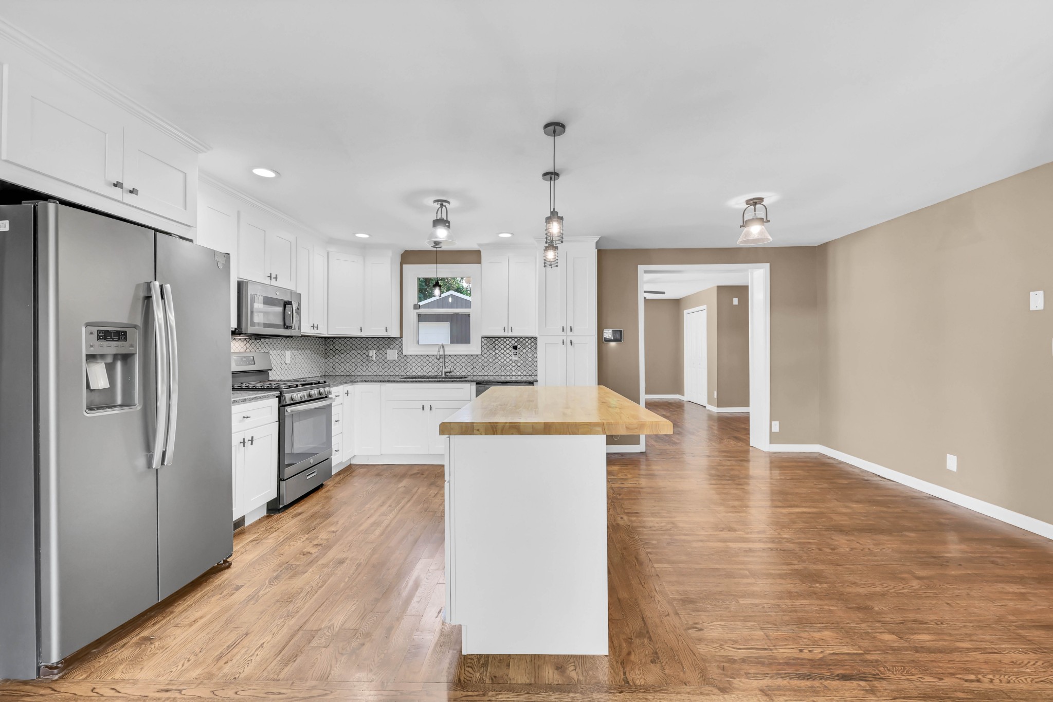 203 Dale Ter Property Photo 7
