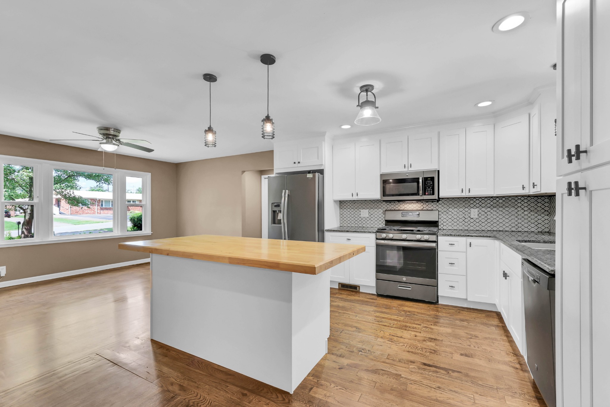 203 Dale Ter Property Photo 10