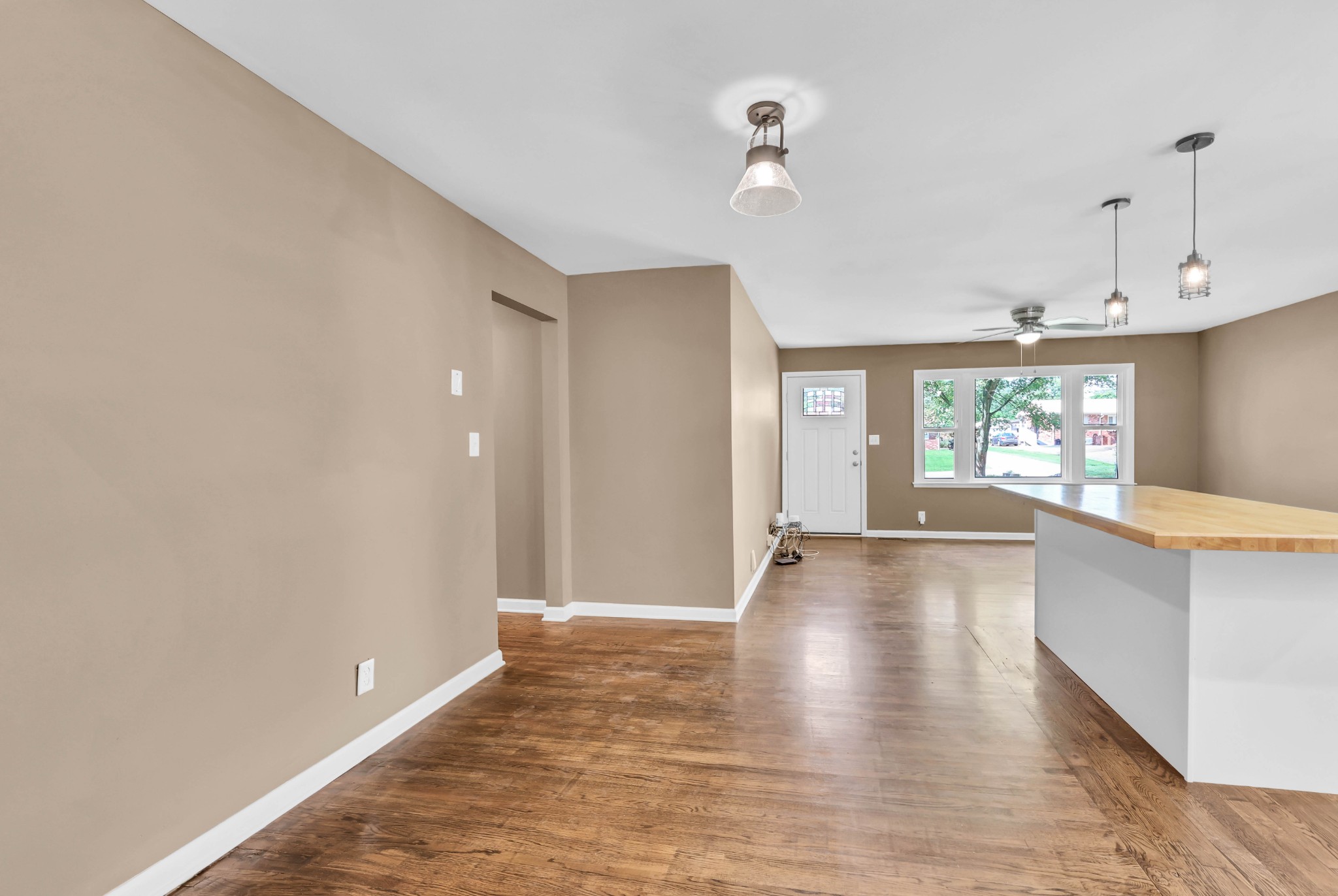 203 Dale Ter Property Photo 14