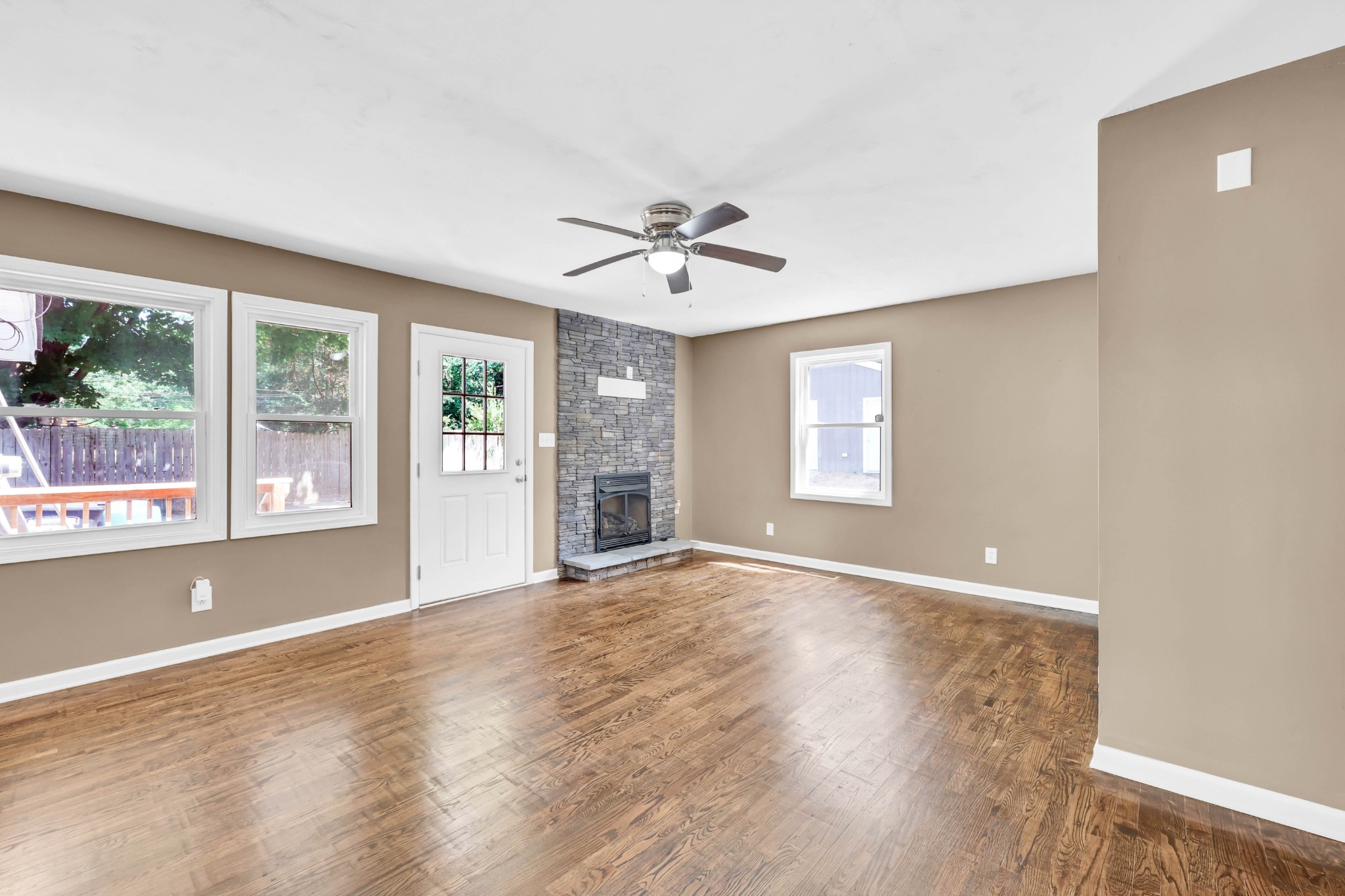 203 Dale Ter Property Photo 16