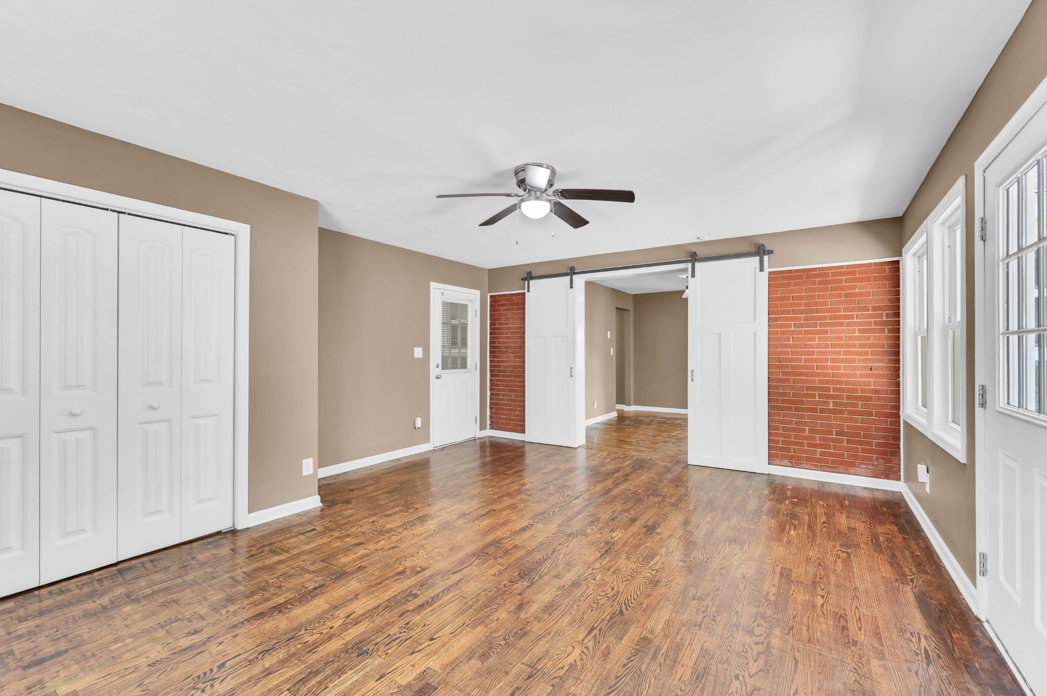 203 Dale Ter Property Photo 18