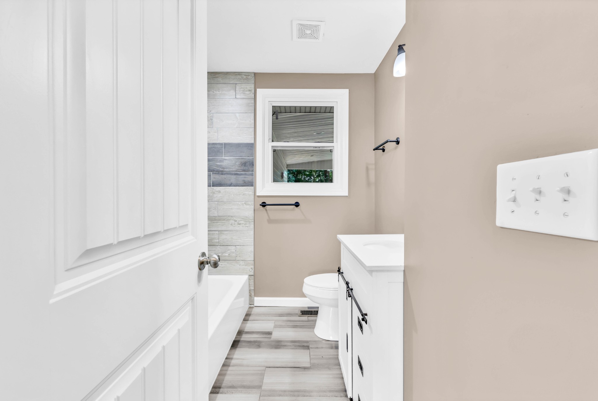 203 Dale Ter Property Photo 28