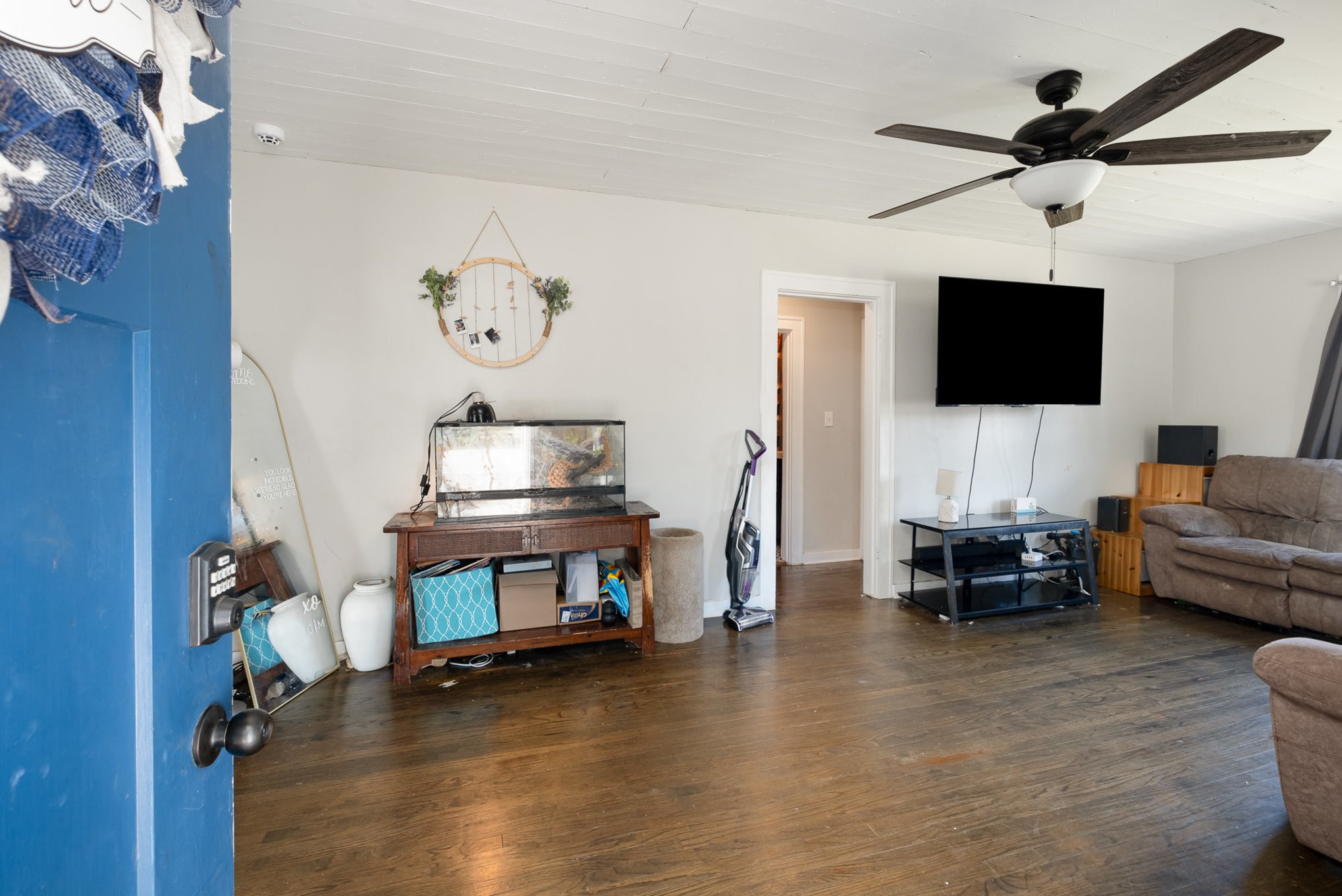 1022 W Commerce St Property Photo 4