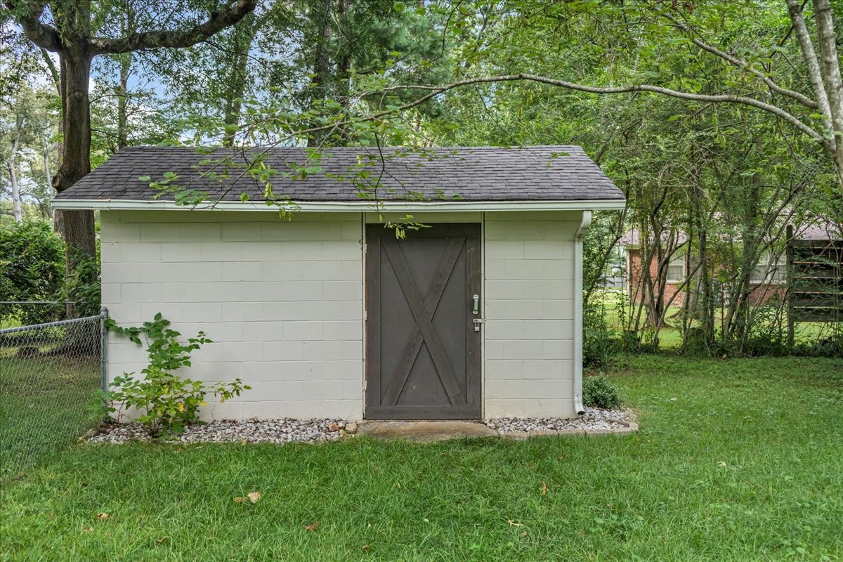 1005 Keylon St Property Photo 27