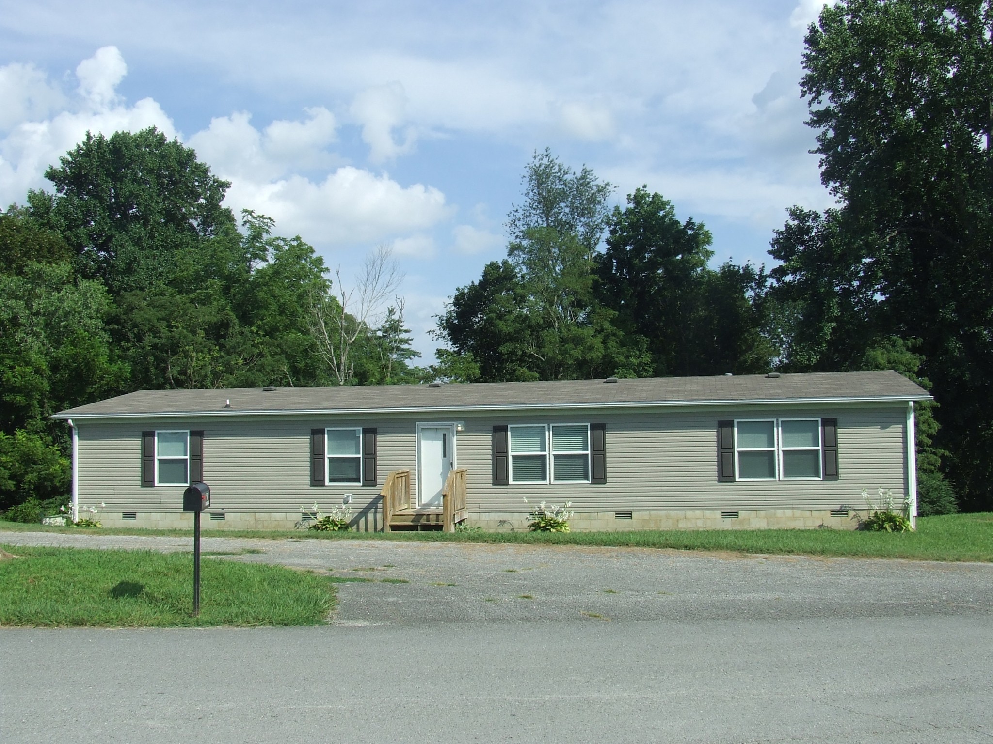 142 Gilbert St Property Photo 2