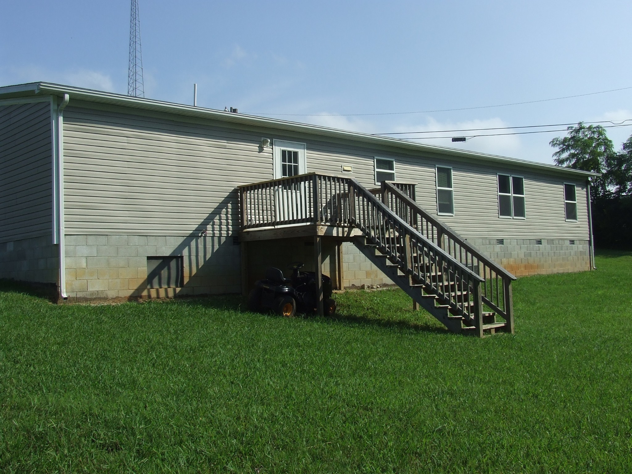 142 Gilbert St Property Photo 3