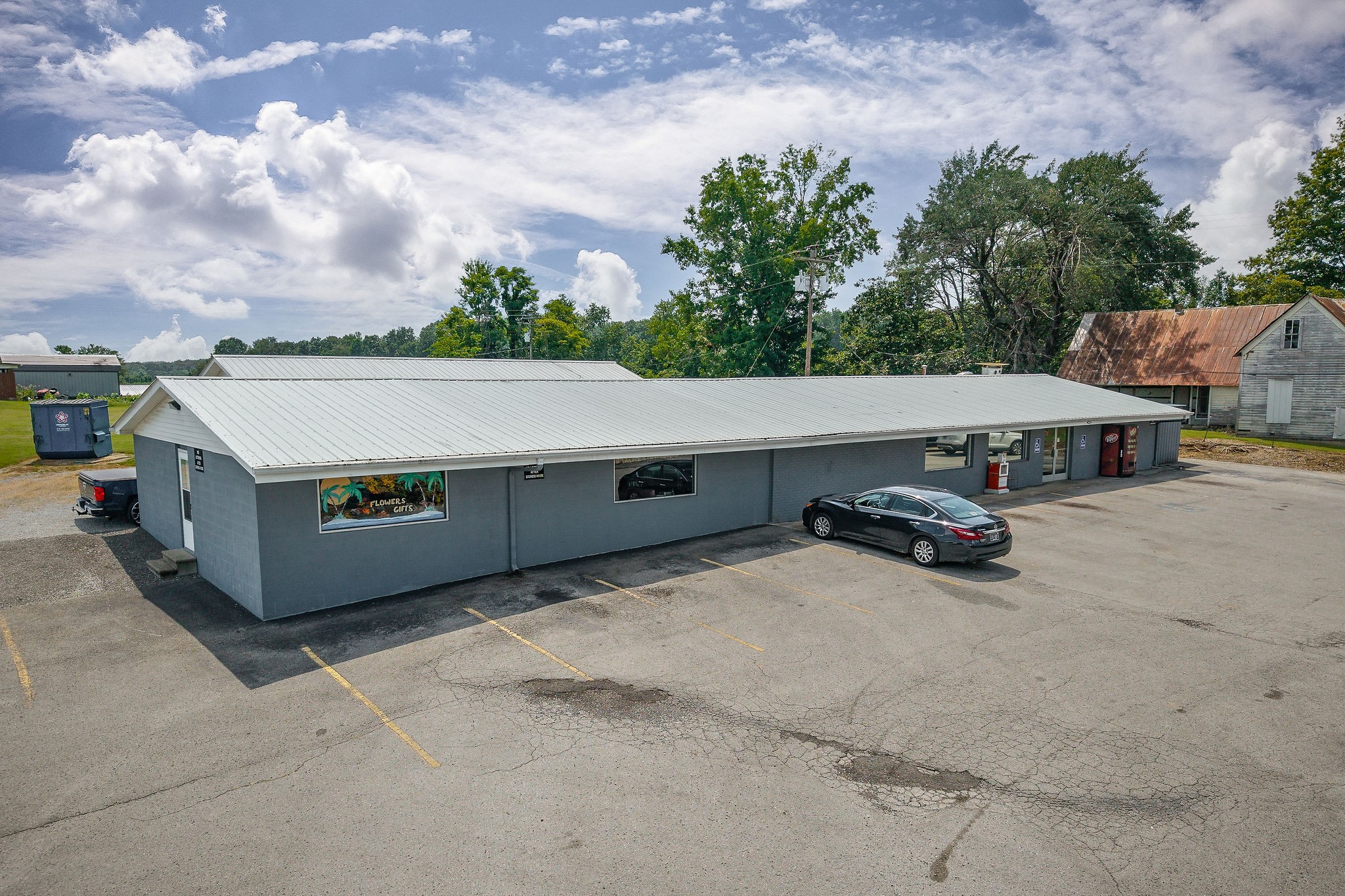 5305 Old Nashville Hwy Property Photo 4