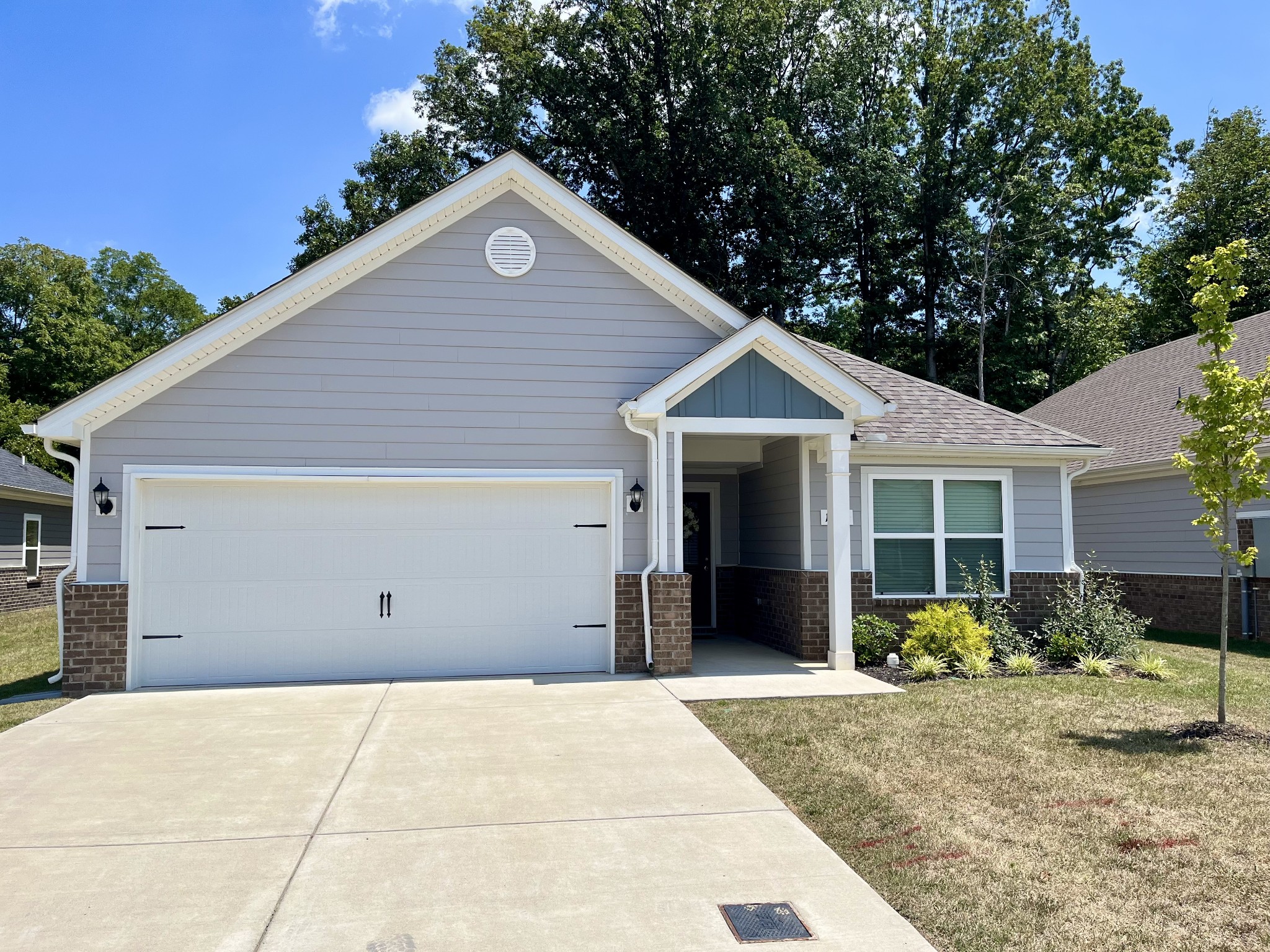 1003 Autumnwood Dr Property Photo 1