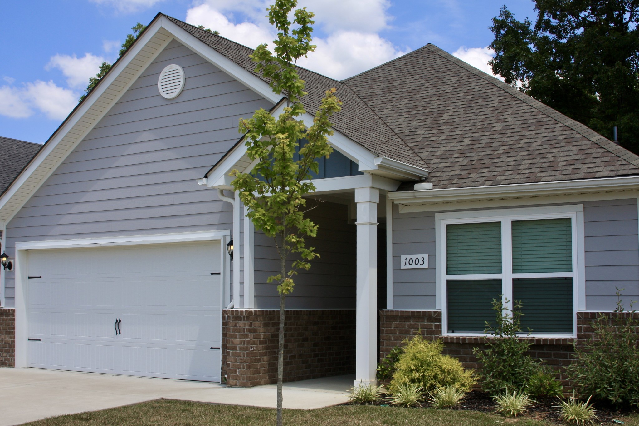 1003 Autumnwood Dr Property Photo 3