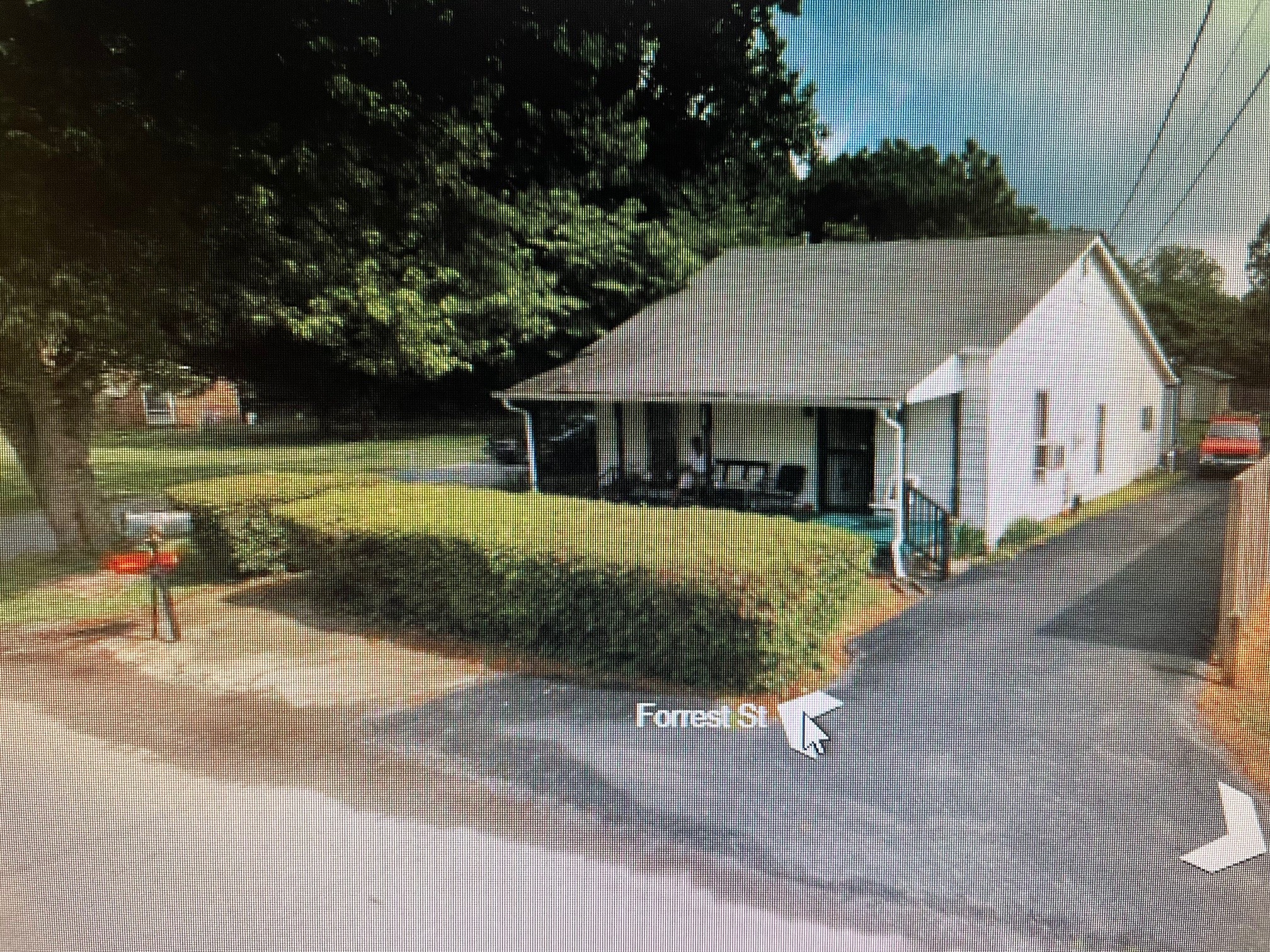 453 Forrest St Property Photo 3