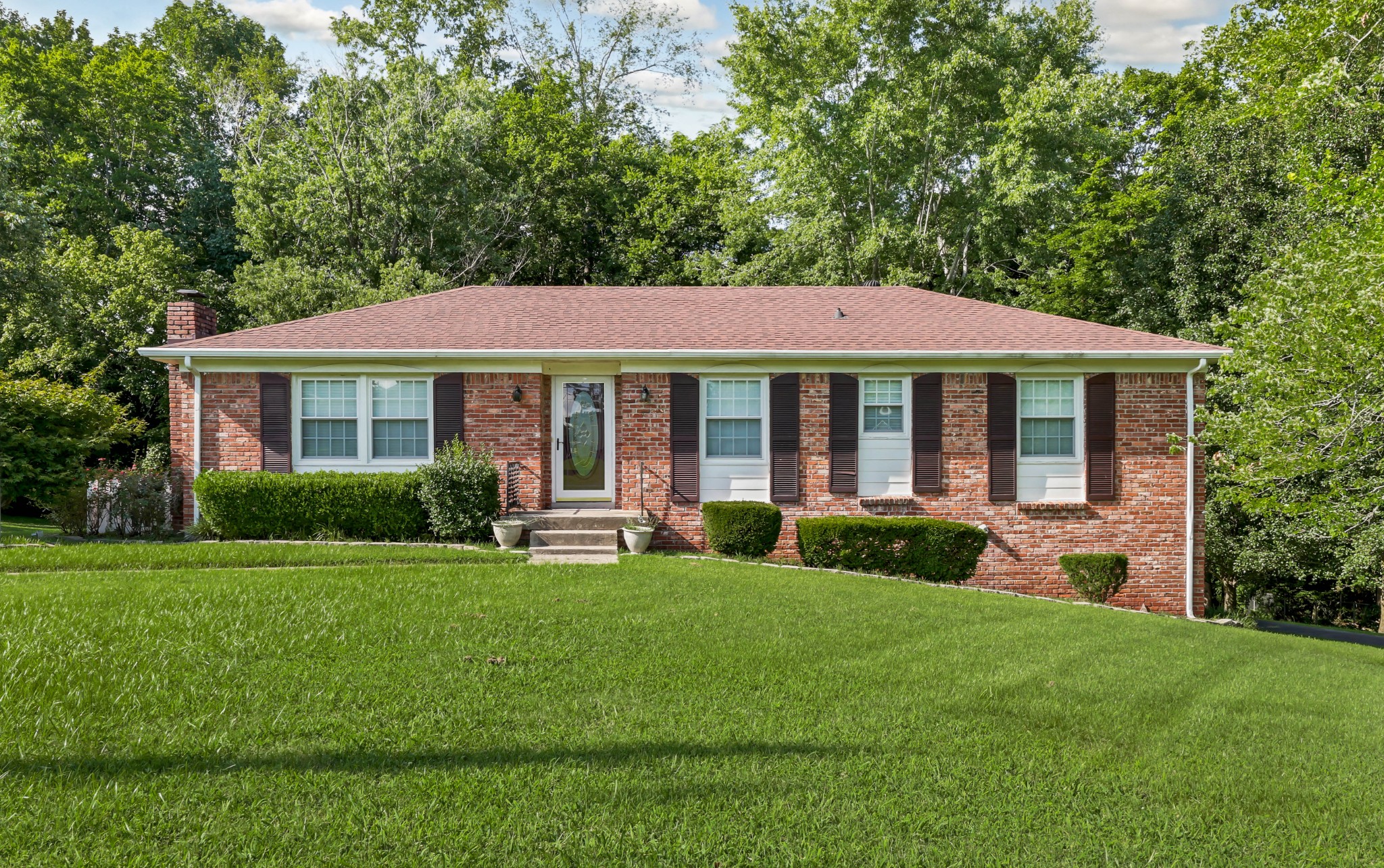 323 Lockert Pl Property Photo 1
