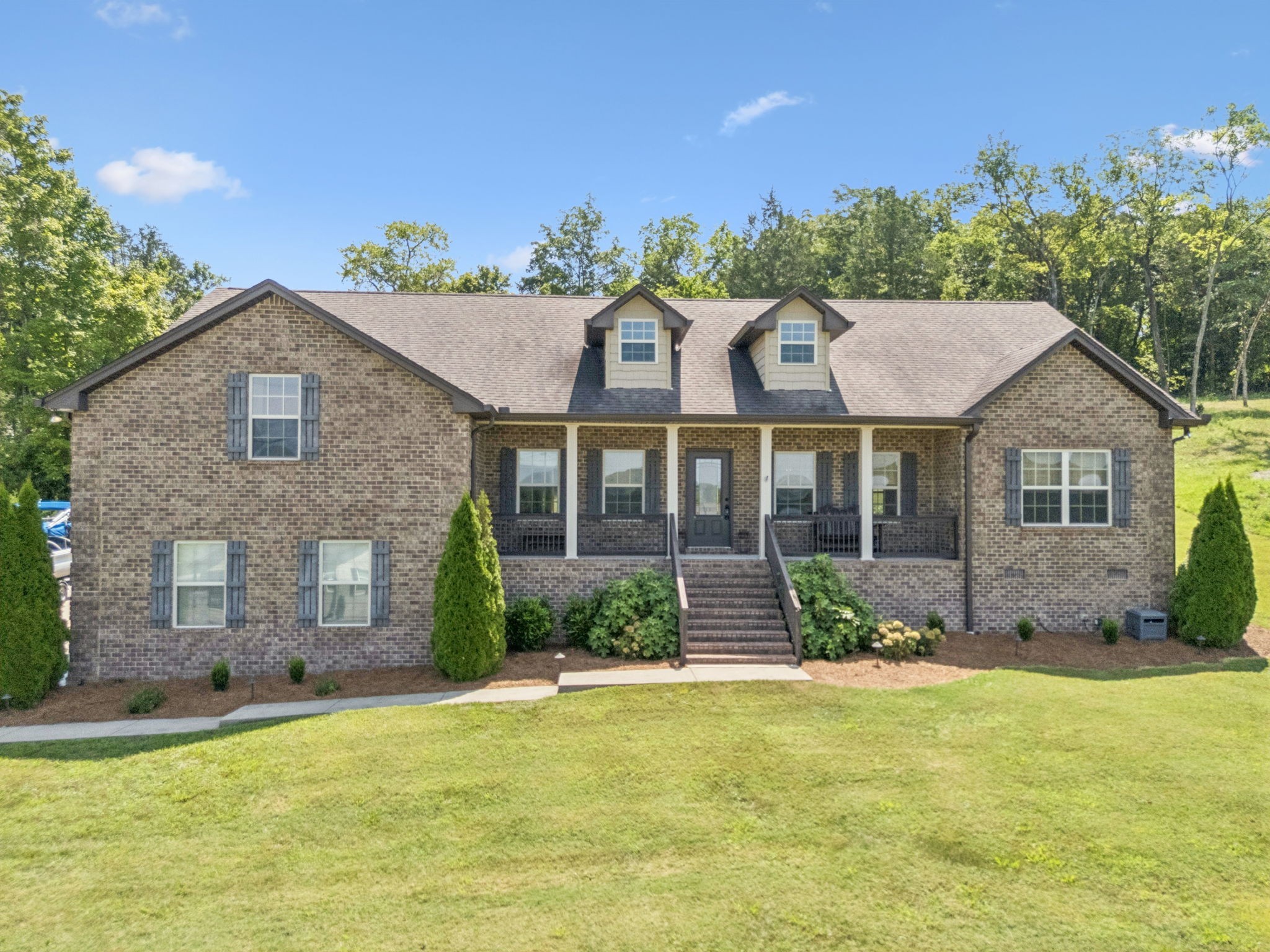 525 Bridle Path Ln Property Photo 1