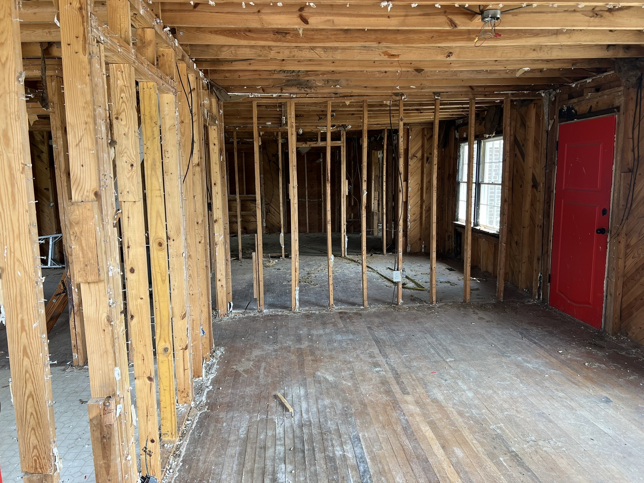 179 N Lowry St Property Photo 4