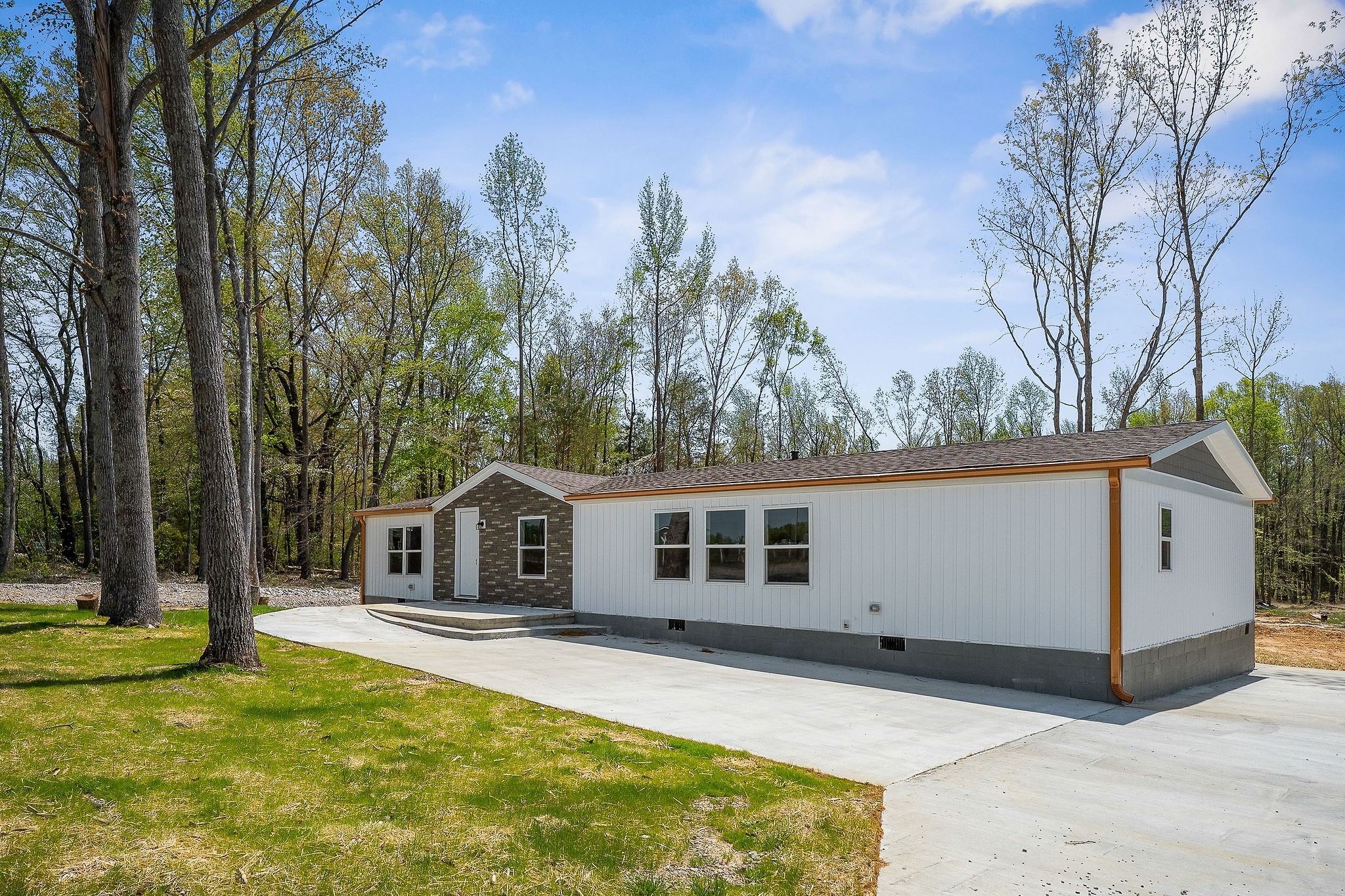 440 Sunny Acres Road Property Photo 1