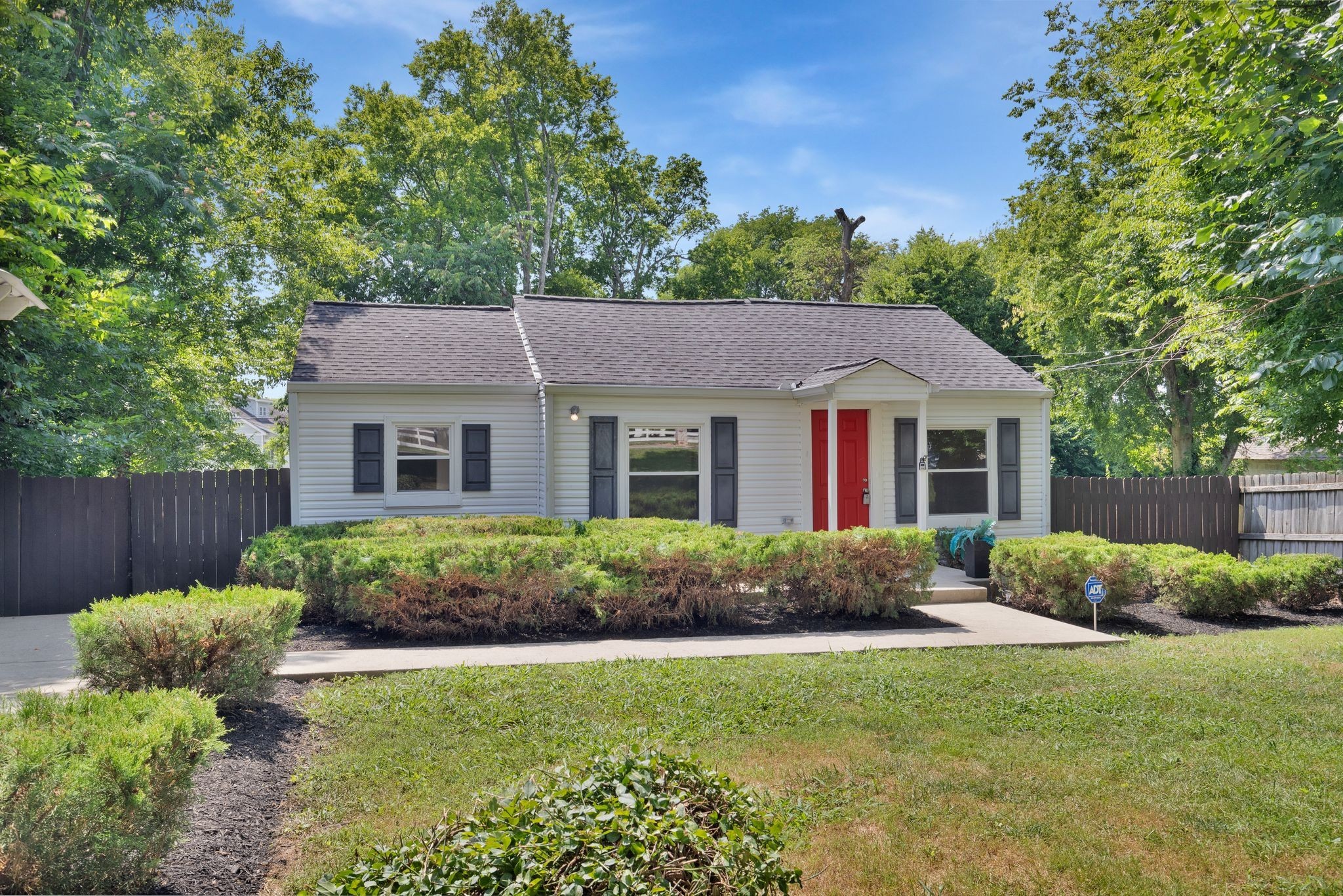 2016 Jones Cir Property Photo 1