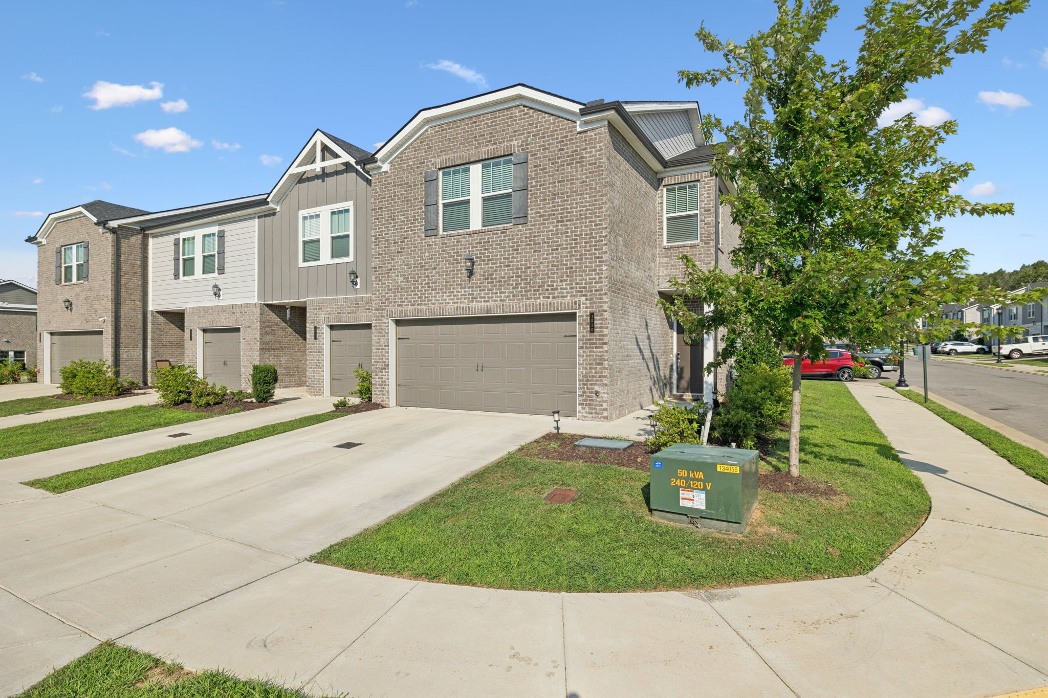 1512 Olympic Ln Property Photo 3