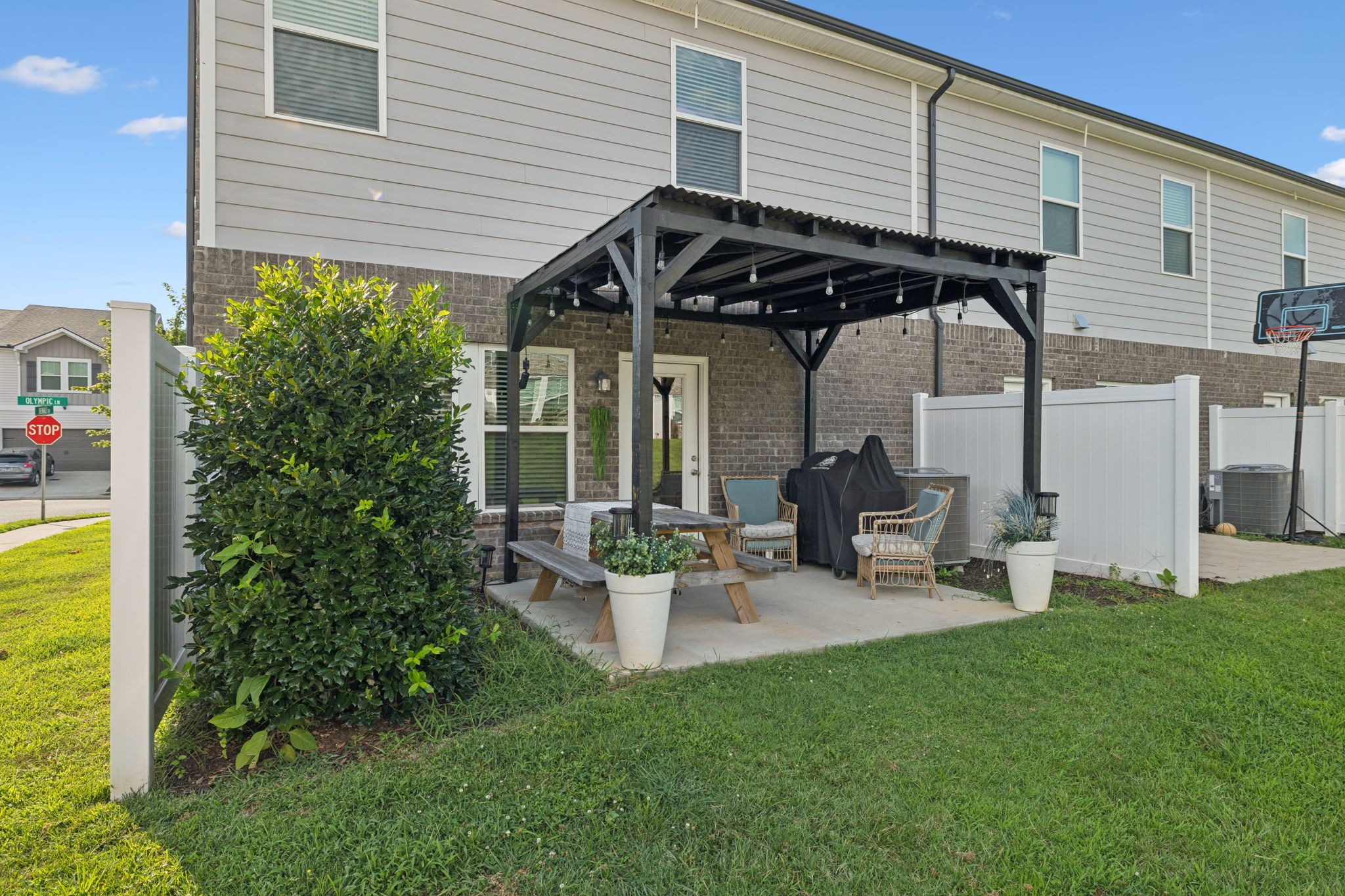 1512 Olympic Ln Property Photo 35