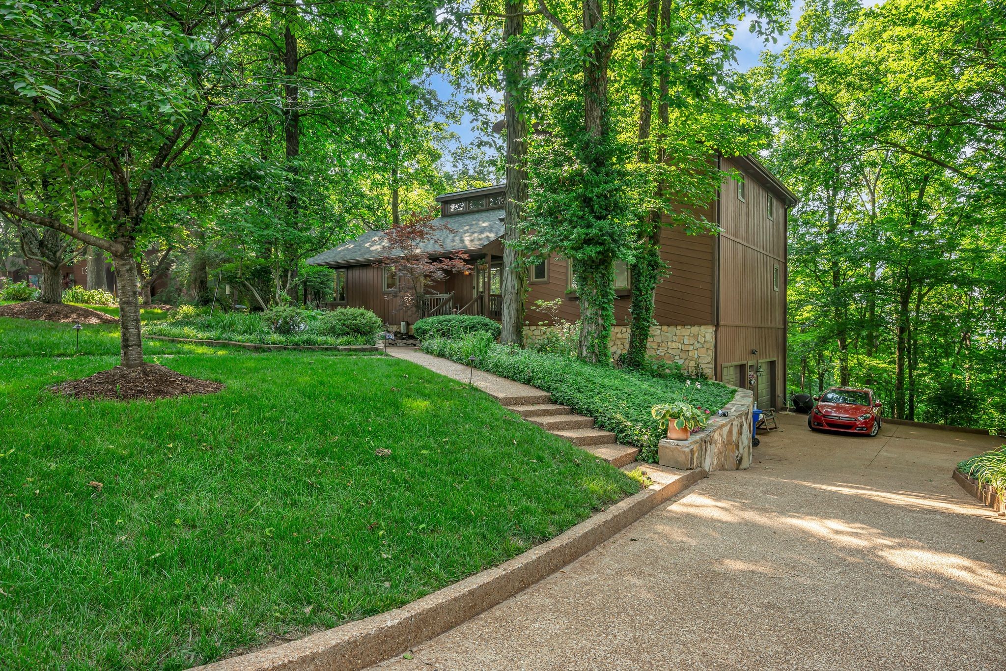 1321 Robert E Lee Ln Property Photo 1