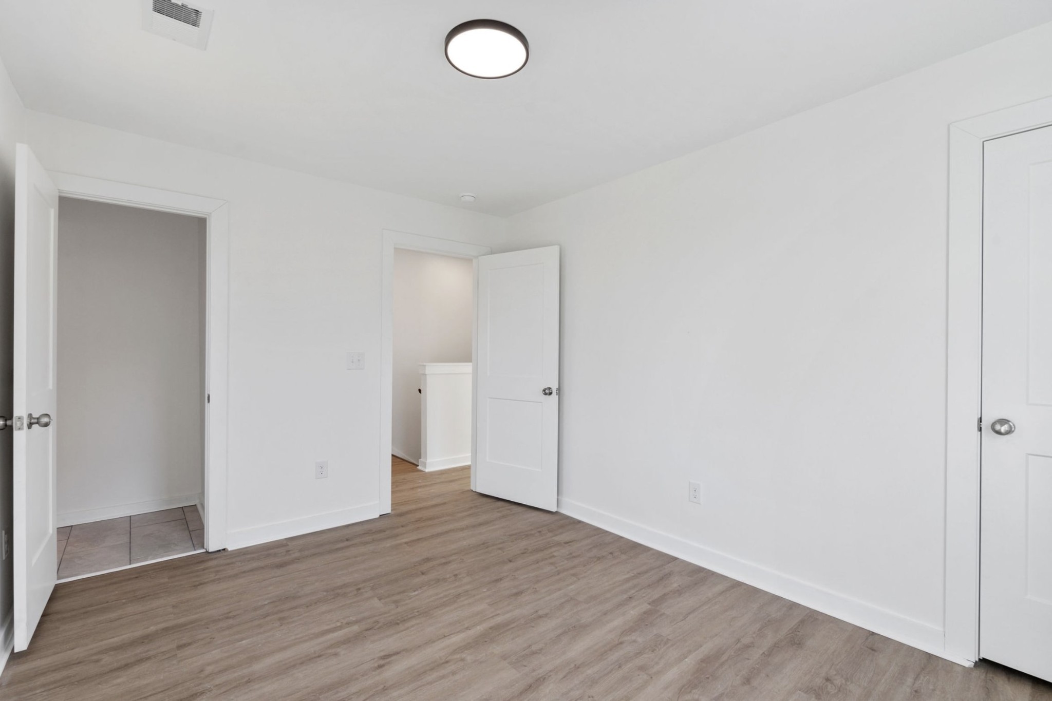 1412 Bryan St Property Photo 5