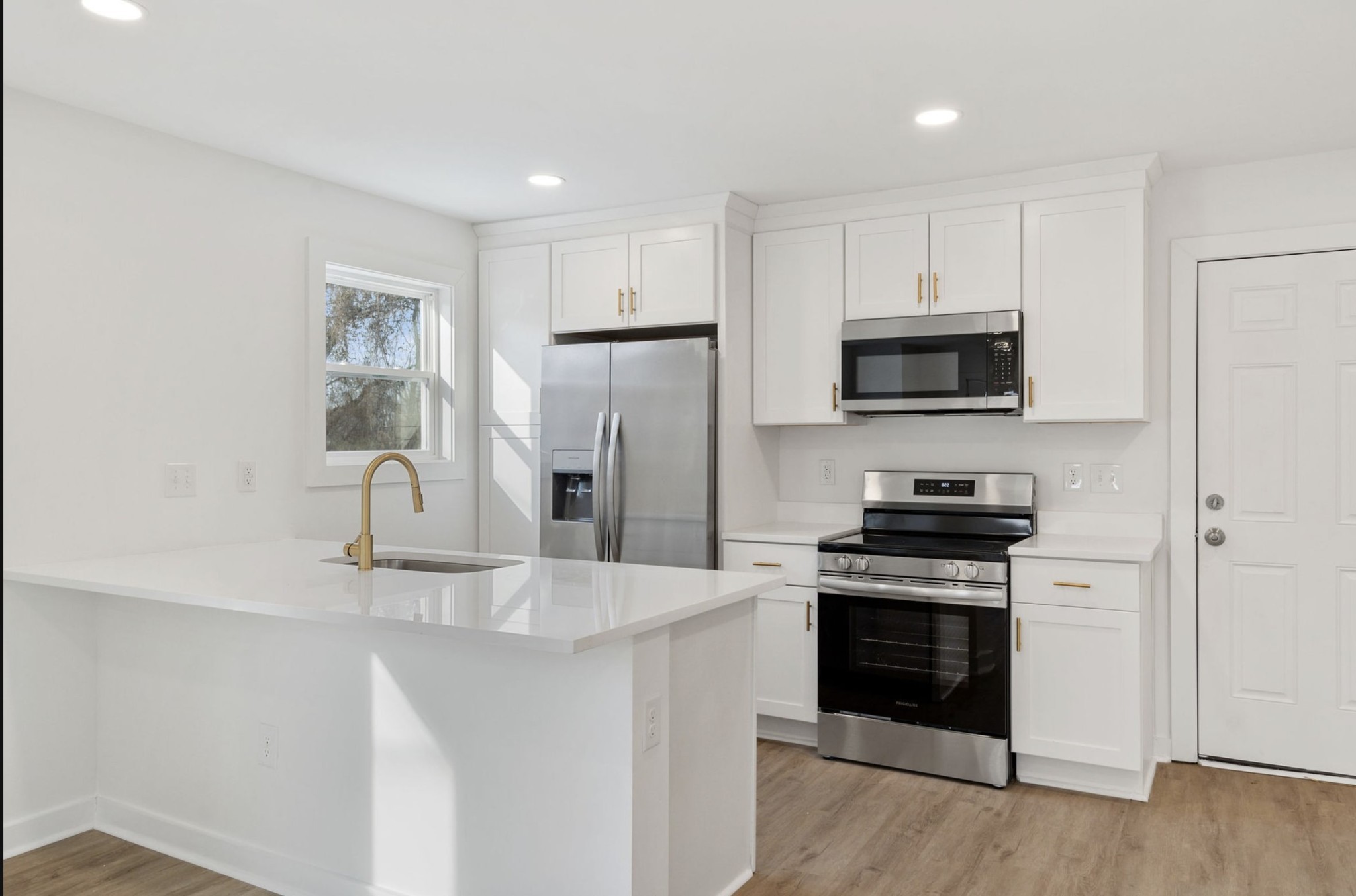 1412 Bryan St Property Photo 15