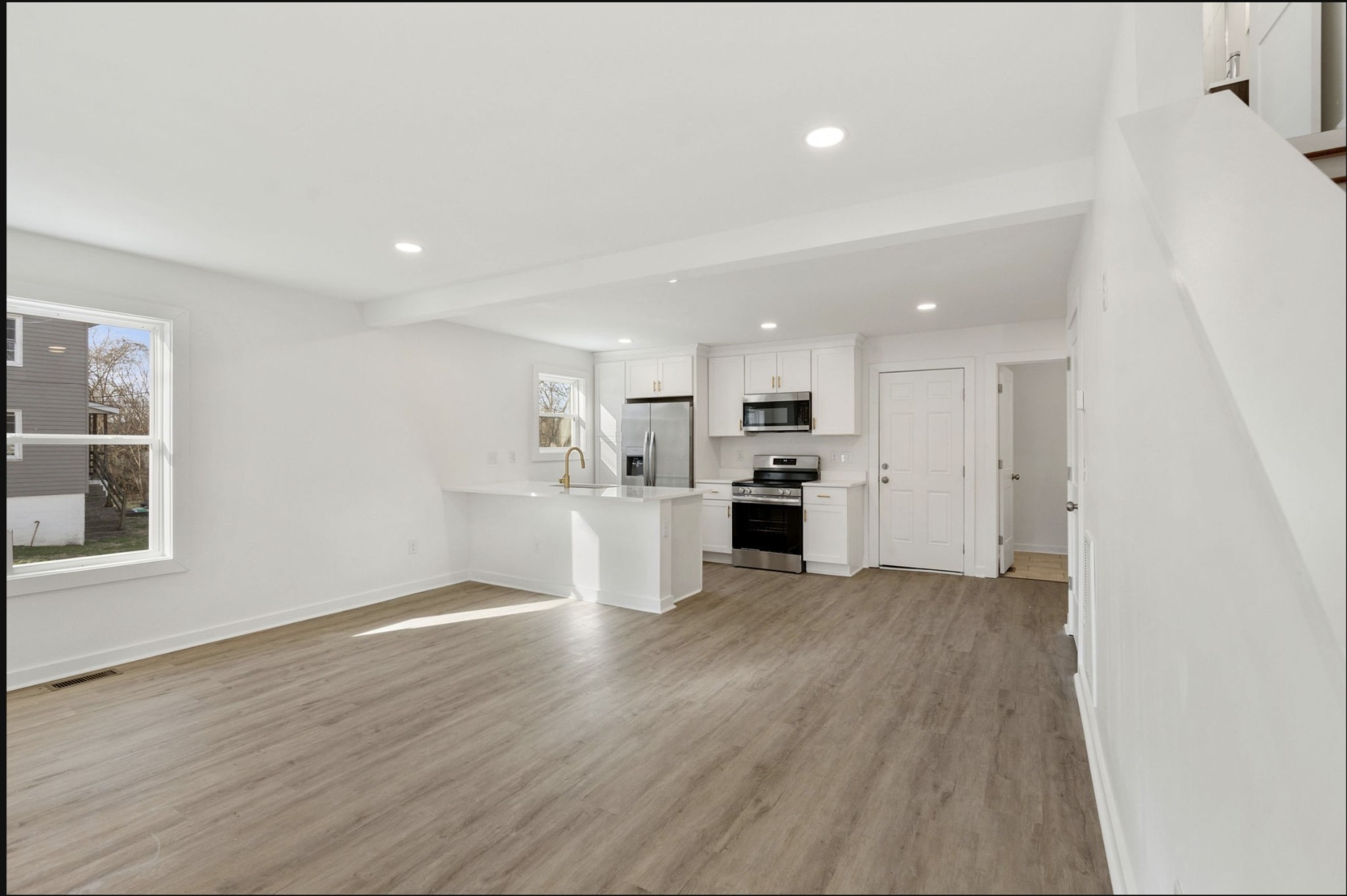 1412 Bryan St Property Photo 19