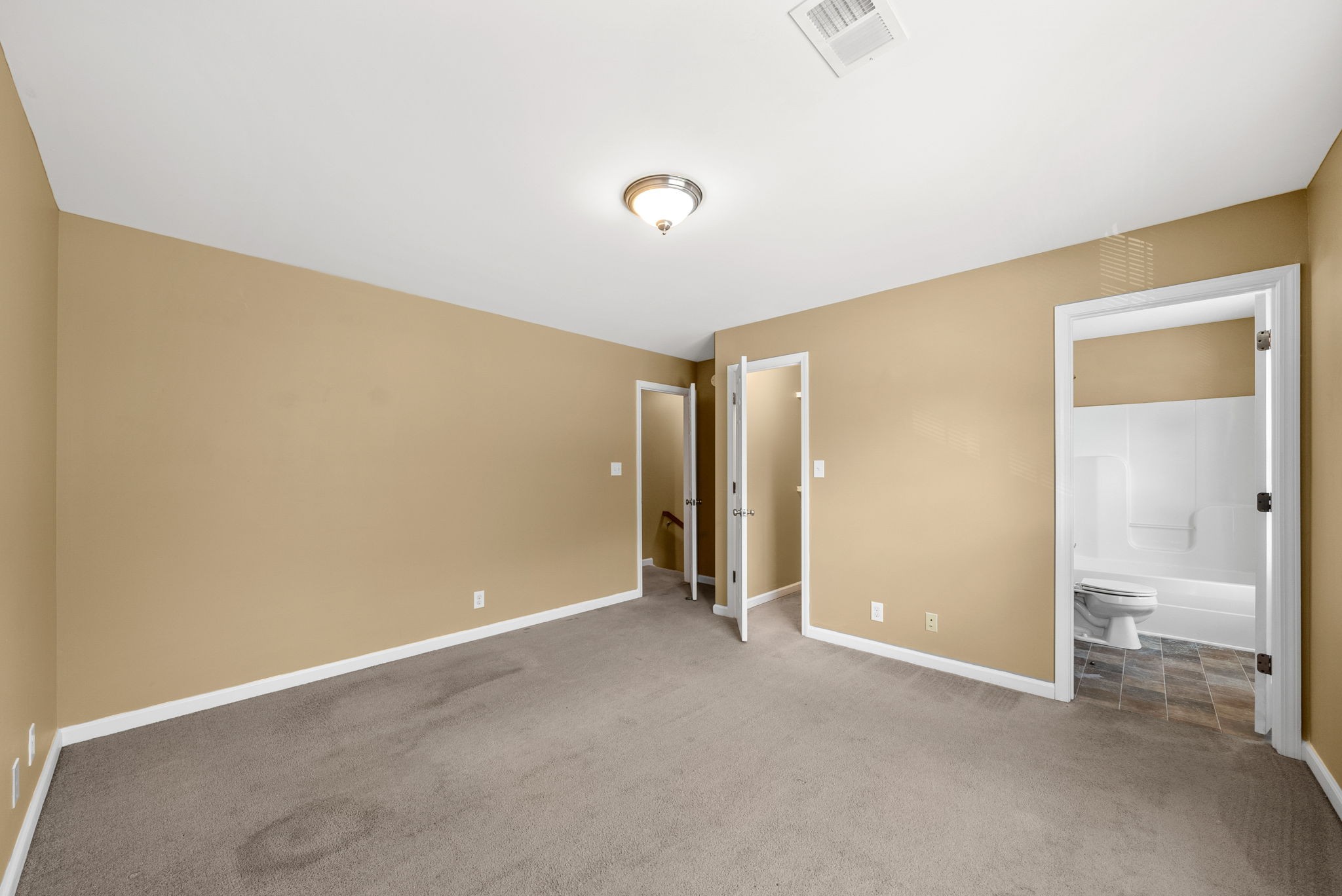 516 S 1st St Property Photo 11