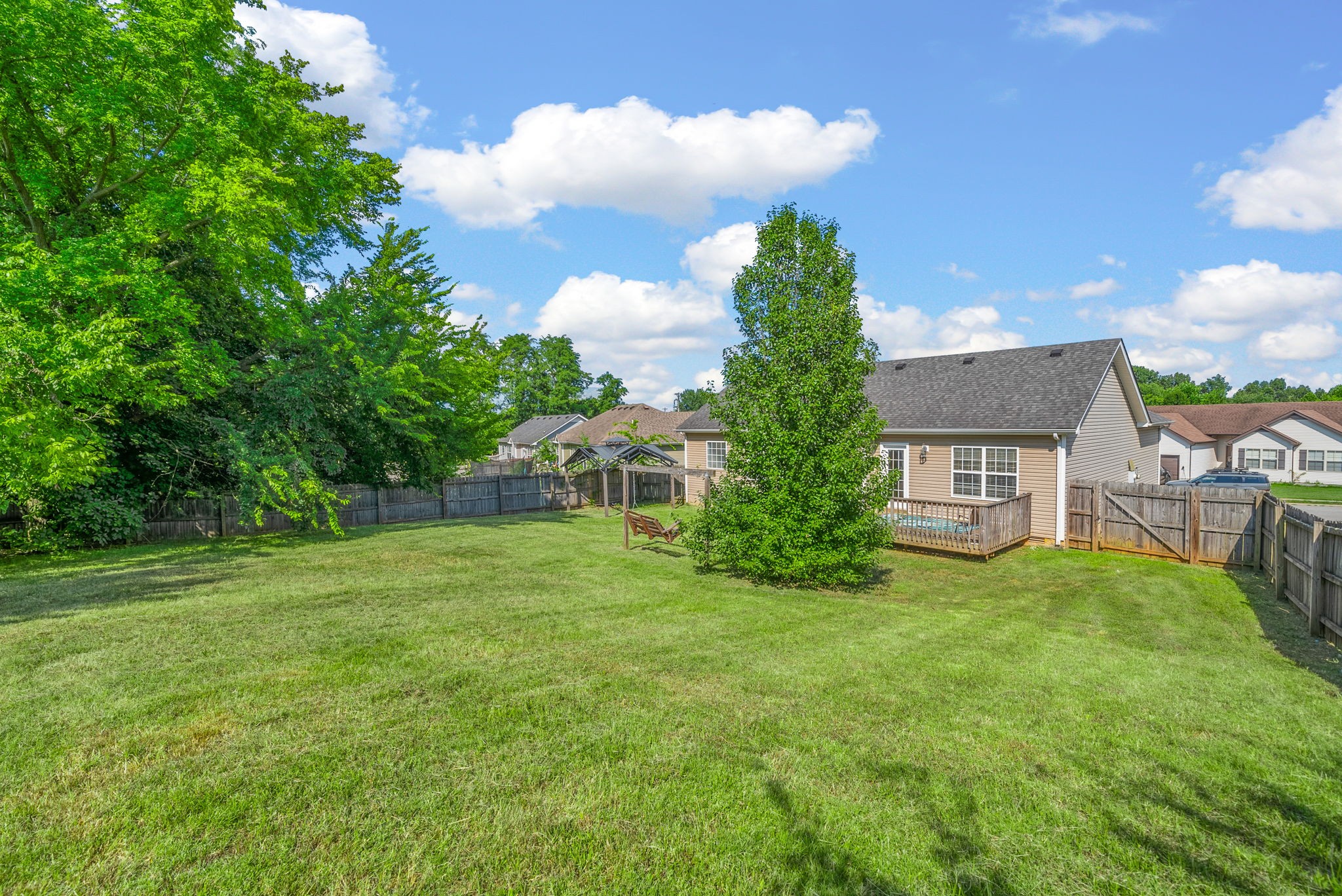 1382 Whitt Ln Property Photo 2