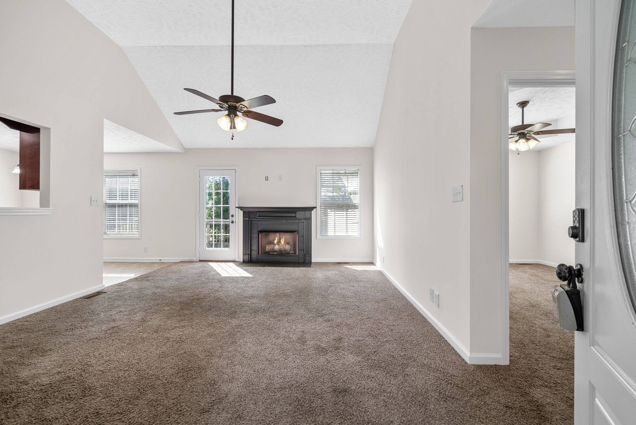 1382 Whitt Ln Property Photo 3