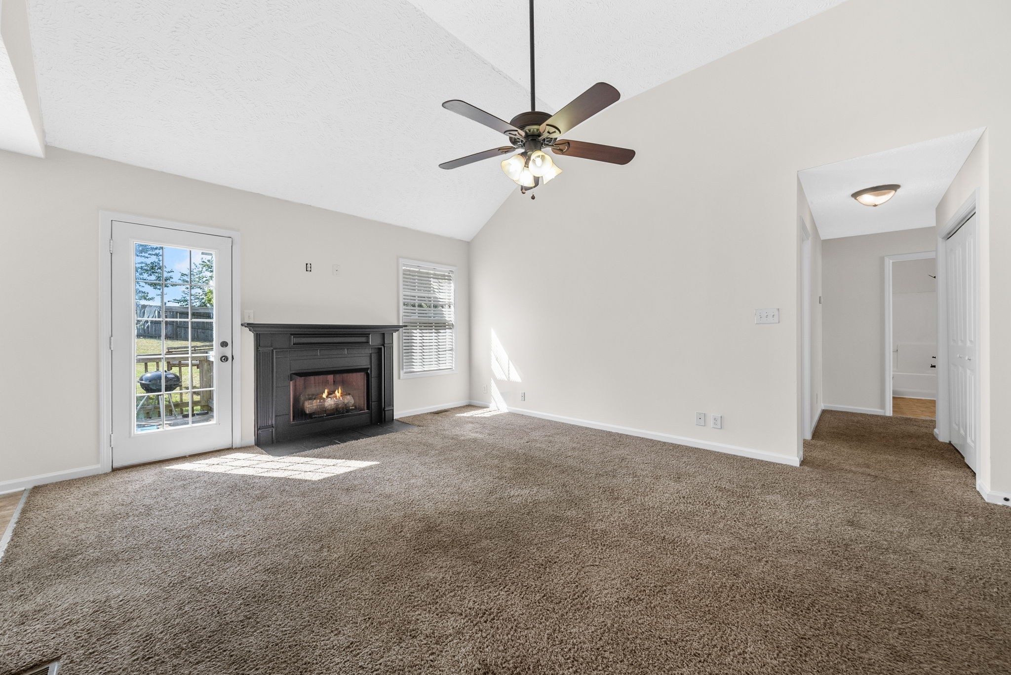 1382 Whitt Ln Property Photo 6