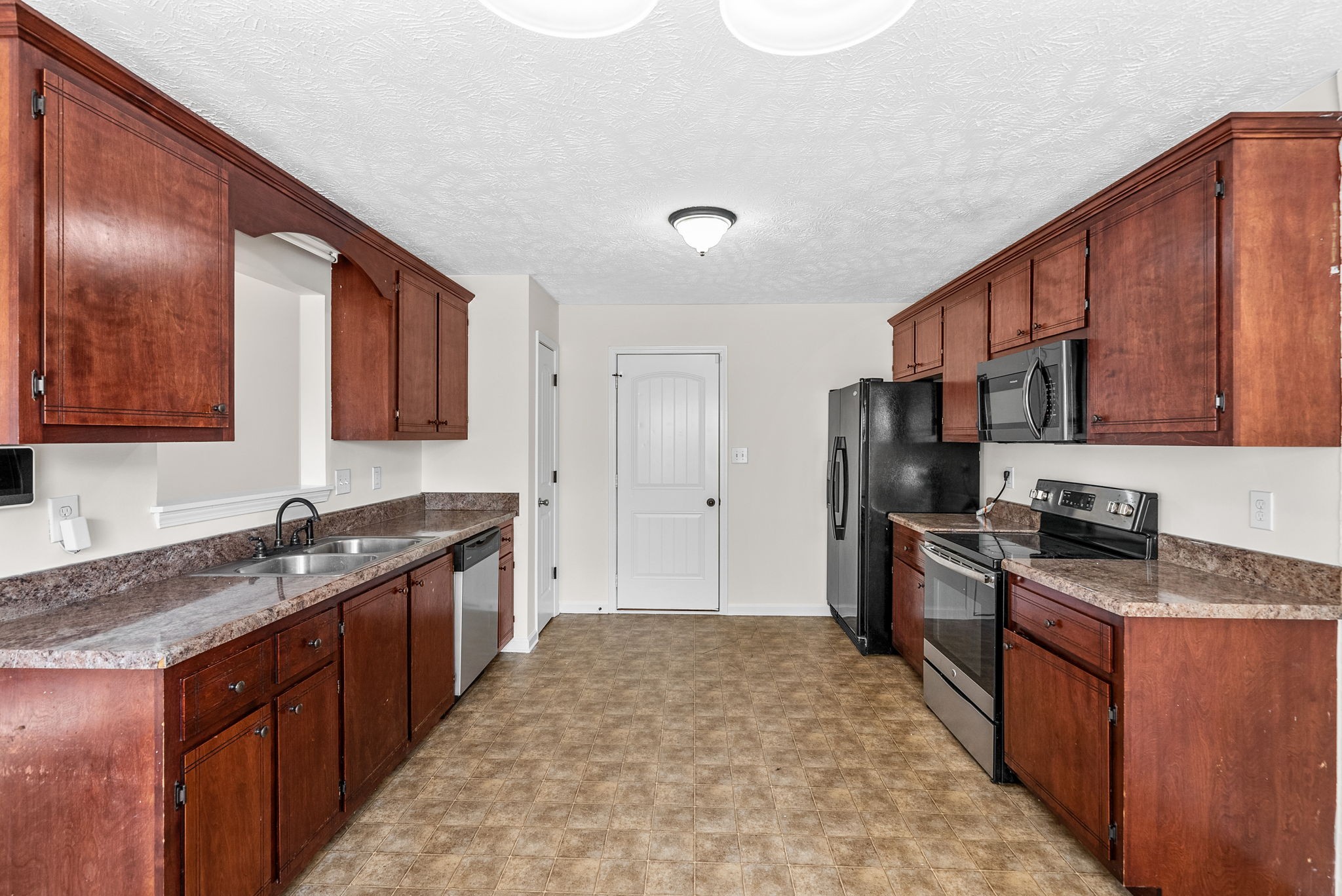 1382 Whitt Ln Property Photo 8